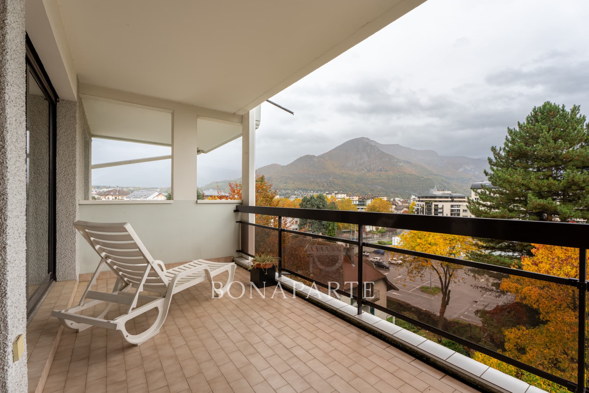 T4 Annecy Galeries Lafayette étage élevé