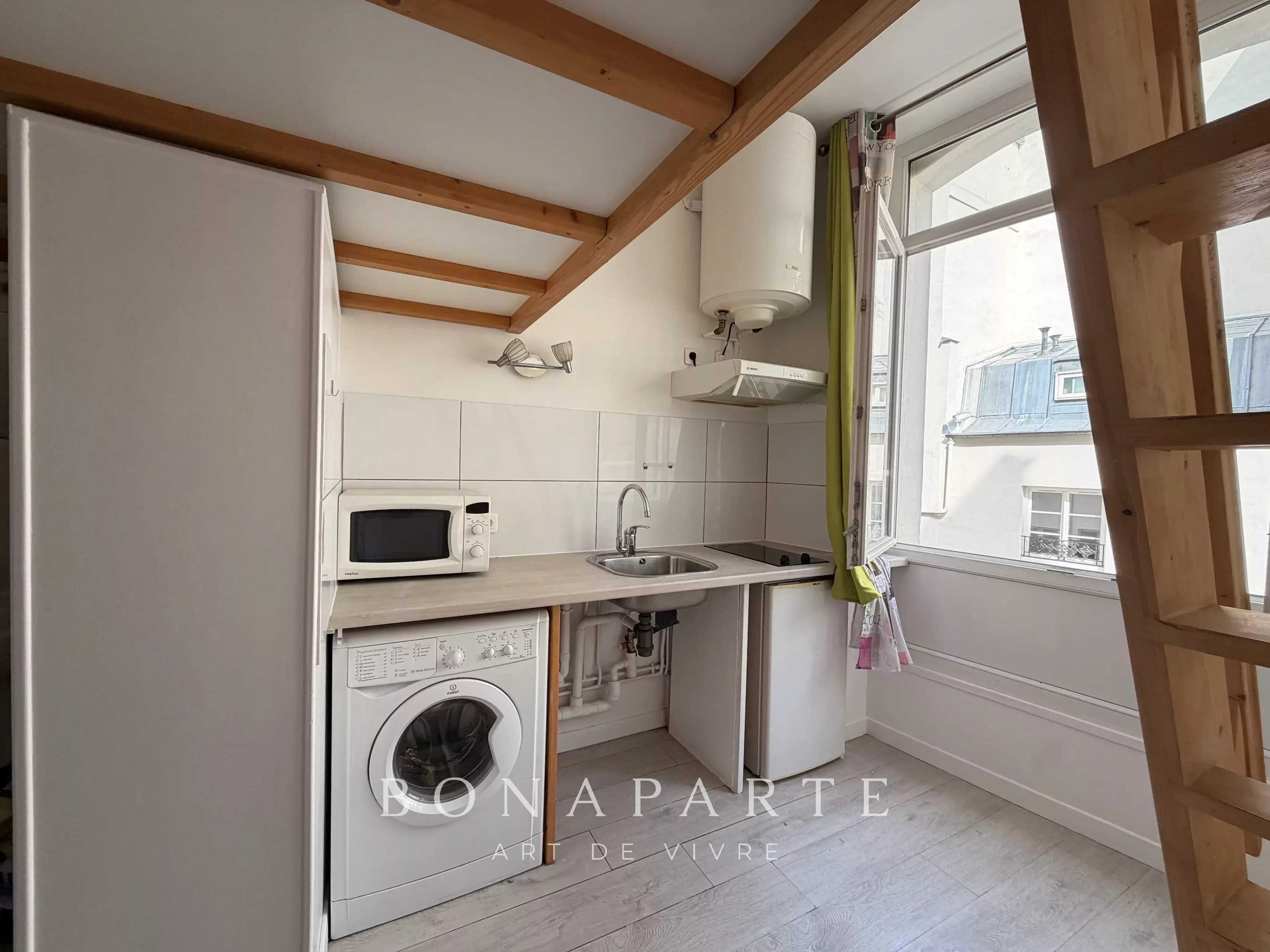 PARIS 2ᵉ — STUDIO CŒUR DU QUARTIER MONTORGUEIL/BONNE NOUVELLE - Photo 5