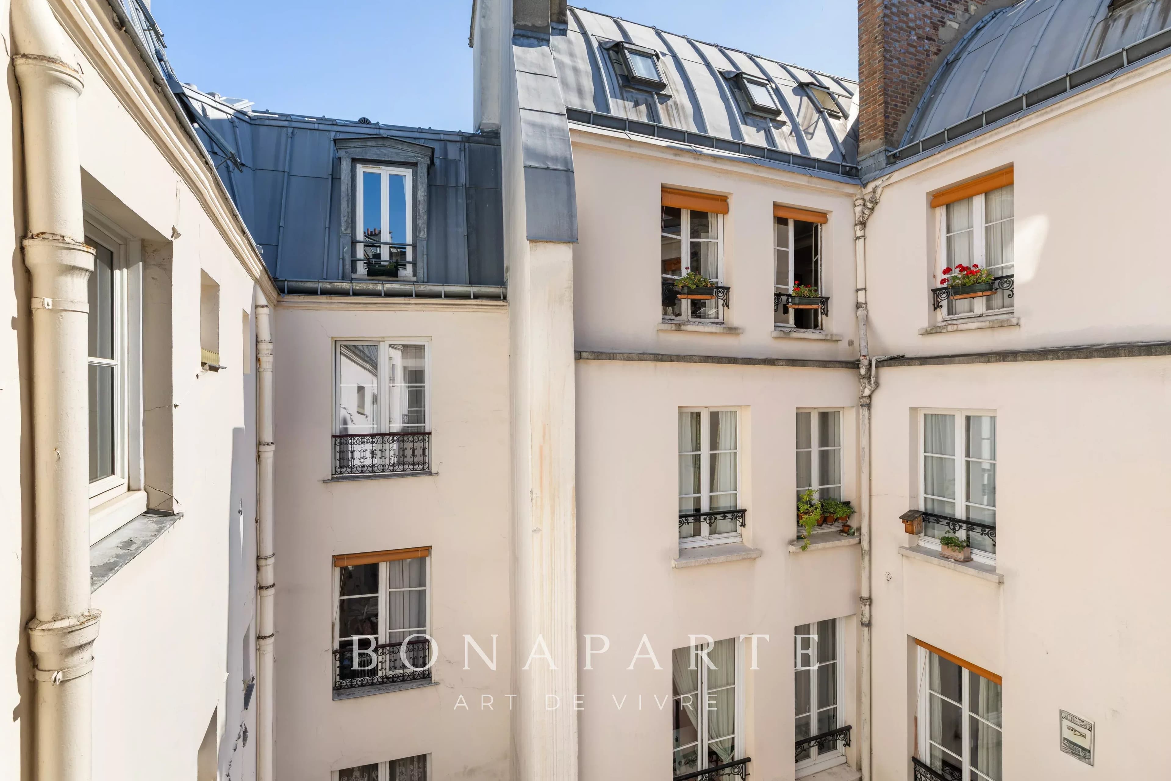 PARIS 5e – BOULEVARD SAINT-GERMAIN - Photo 6