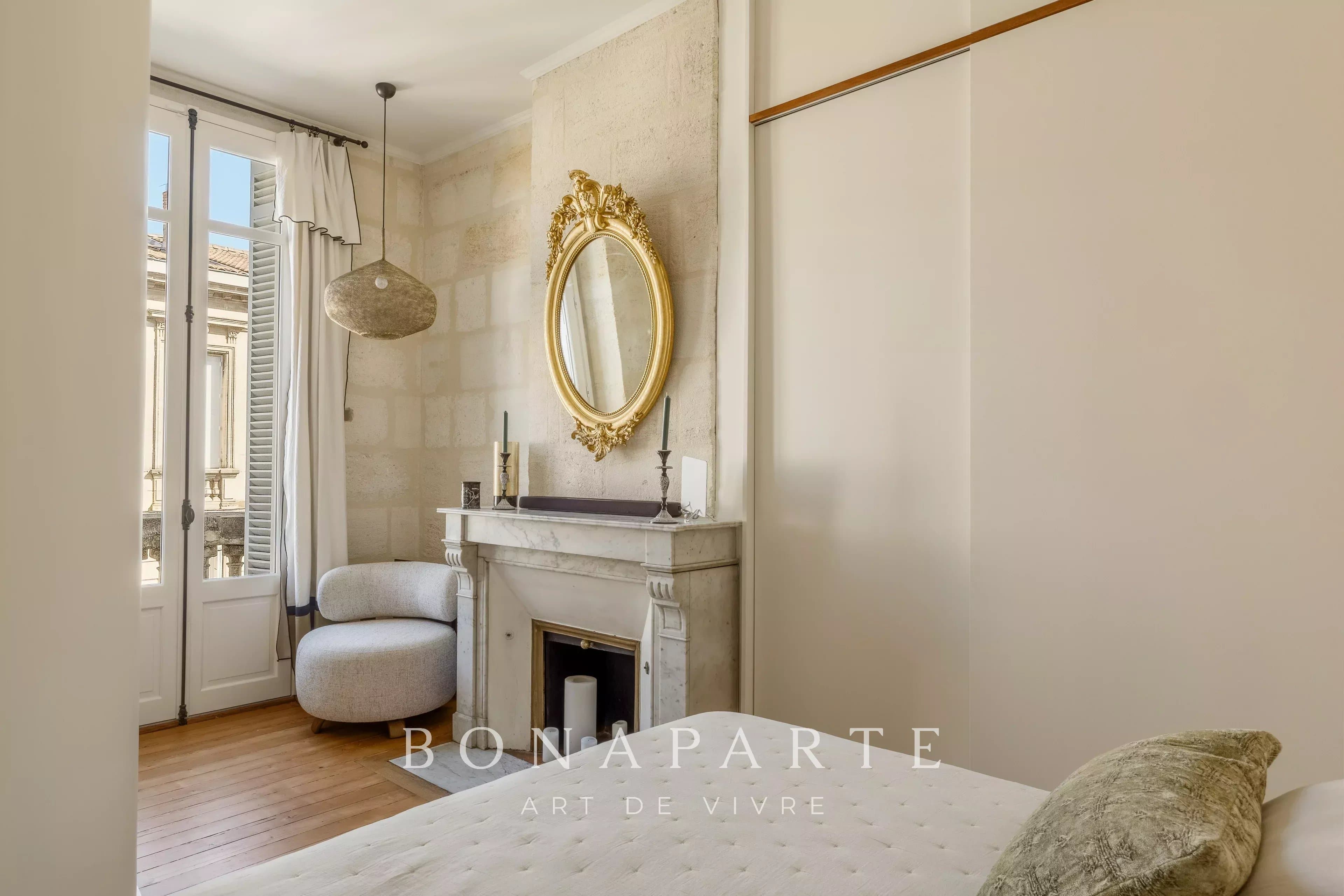 BORDEAUX CENTRE - APPARTEMENT ENTIÈREMENT RÉNOVÉ TYPE 4 - Photo 5