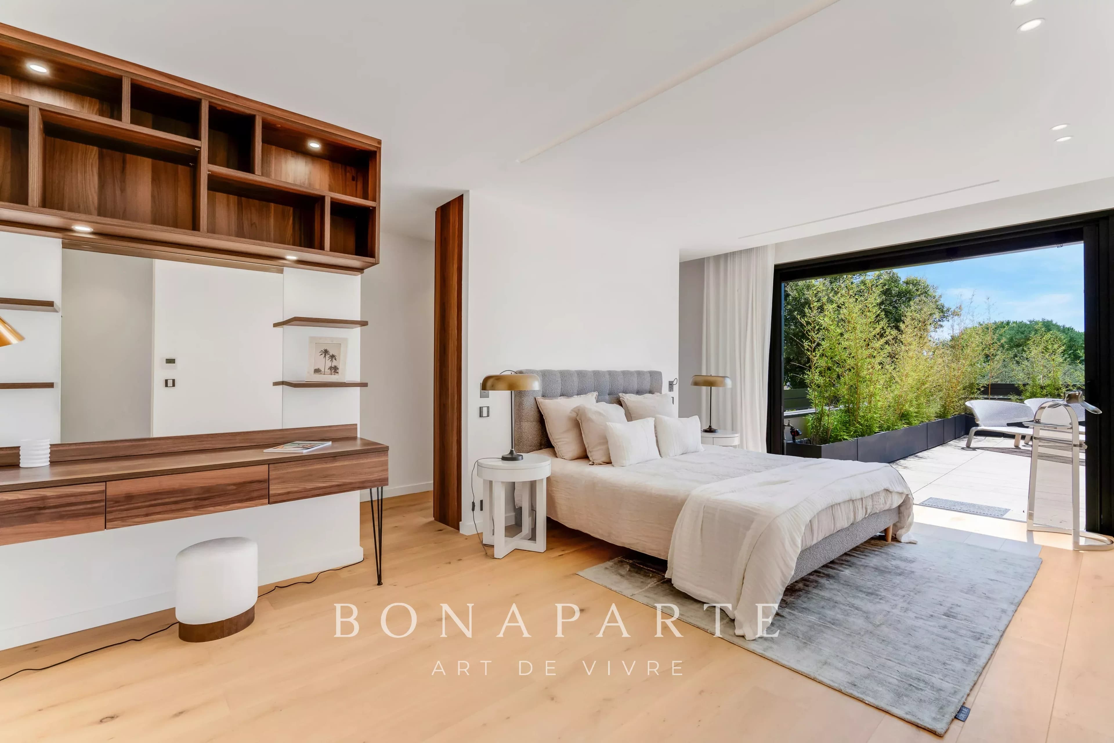 SAINTE-MAXIME - JOLIE VILLA CONTEMPORAINE DE 230m² - A PIEDS DE LA PLAGE DE LA NARTELLE - Photo 8