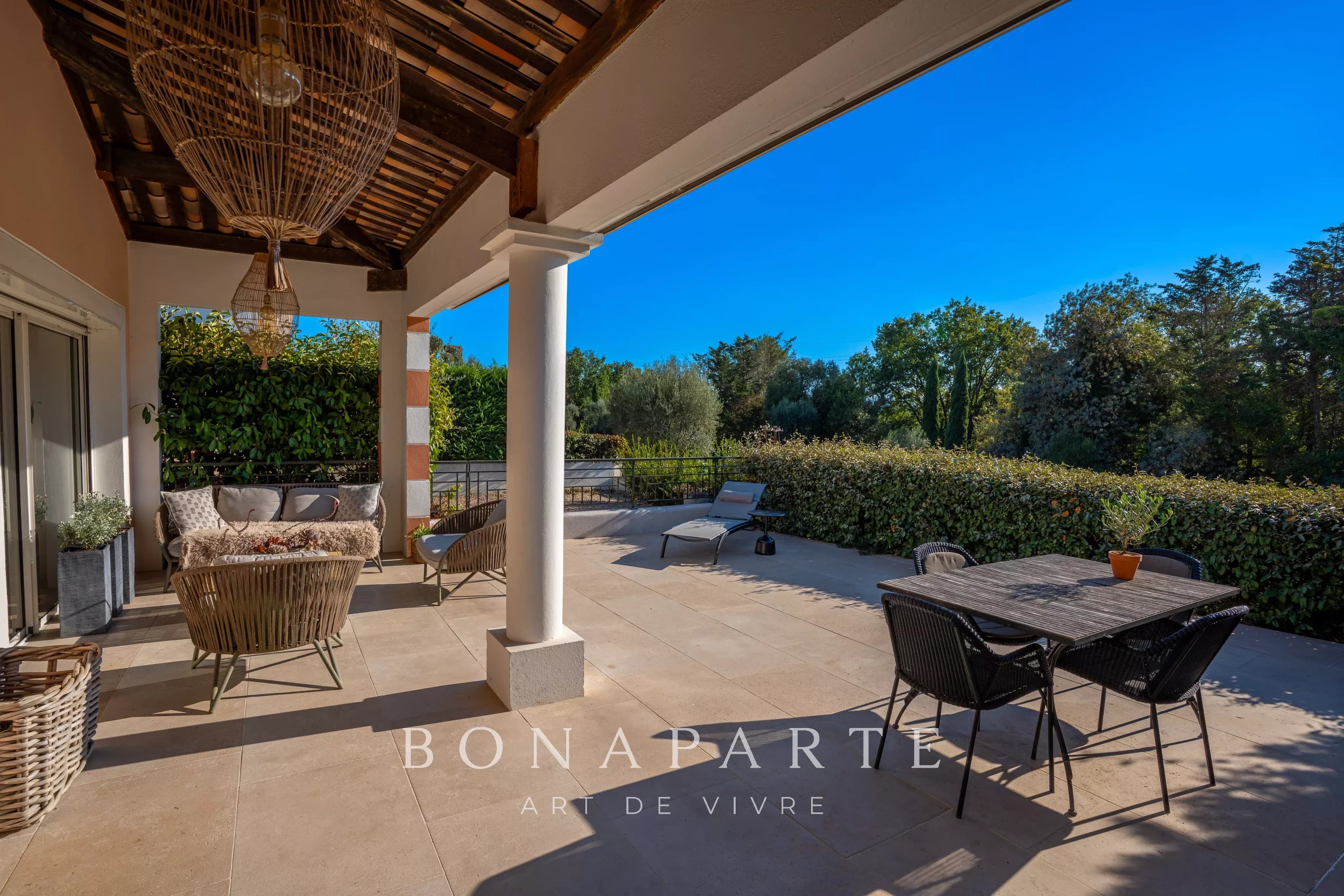 MOUGINS – ROYAL GOLF – ÉLÉGANTE VILLA RÉNOVÉE AVEC ACCÈS DIRECT AU GOLF - Photo 8