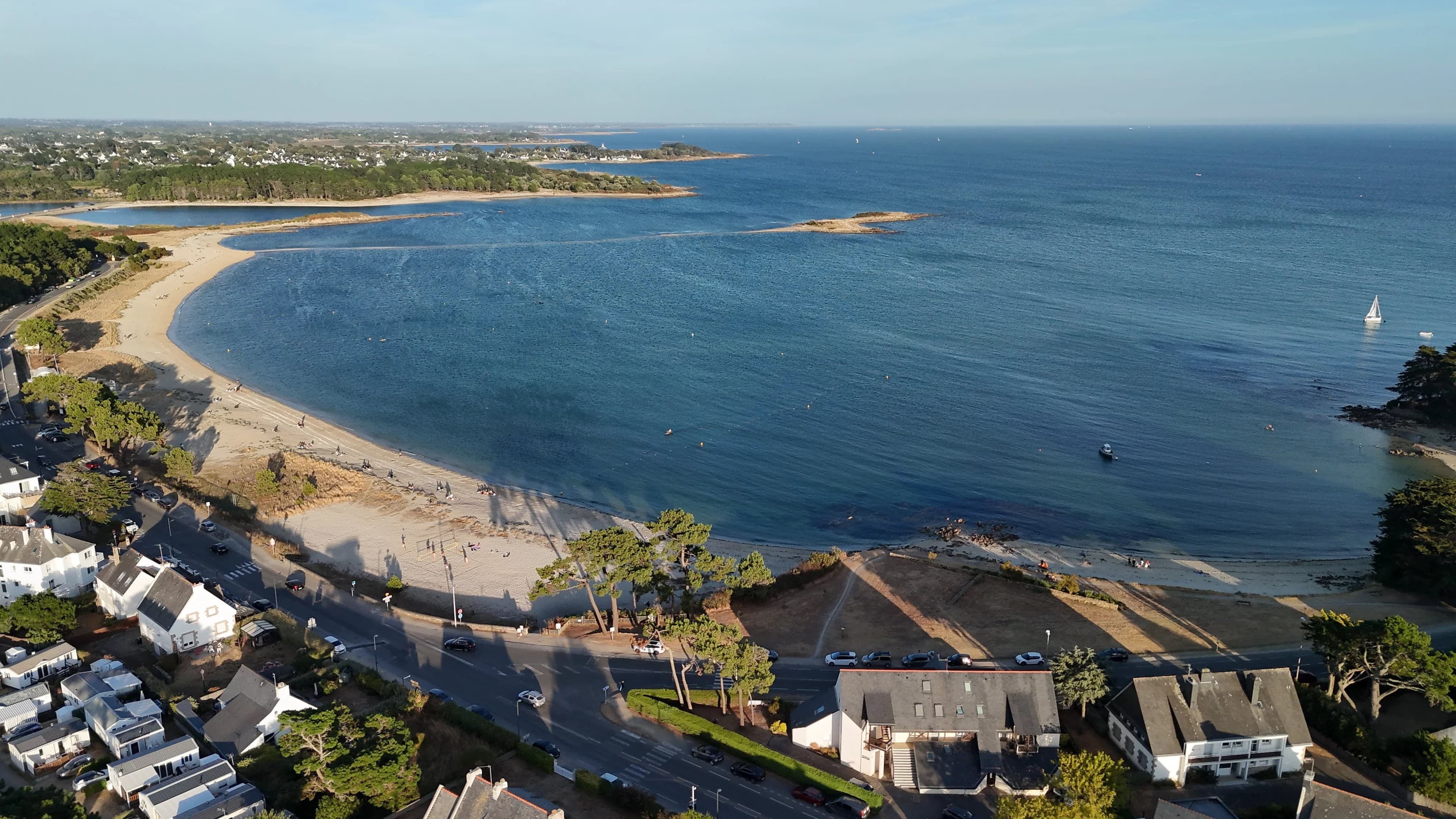 CARNAC - DUPLEX DERNIER ÉTAGE VUE MER, FACE À BEAUMER ET AU MEN DÛ