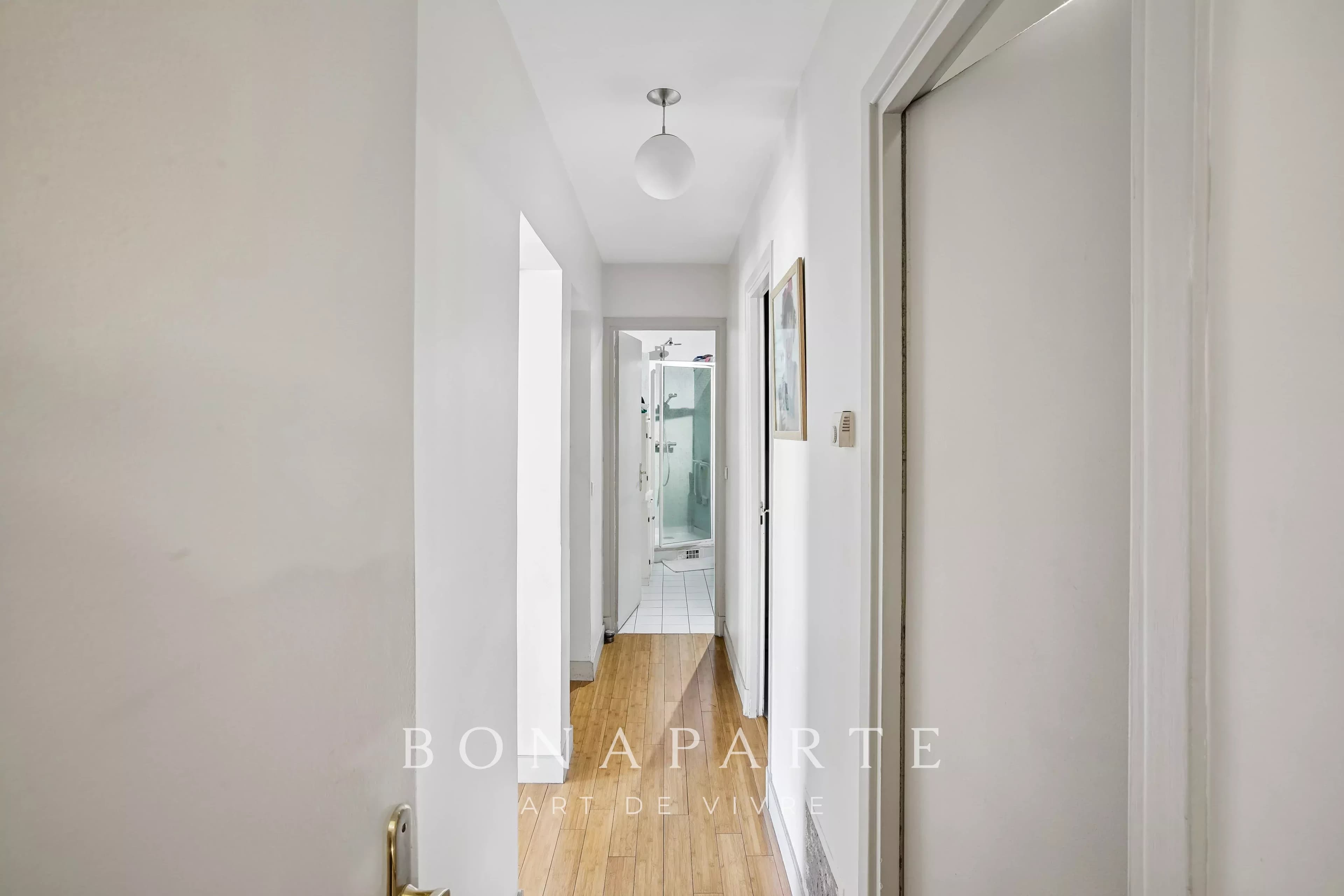 PARIS XVIe – TROCADERO | GRAND T3 AVEC BALCON, ASCENSEUR ET CAVE - Photo 7