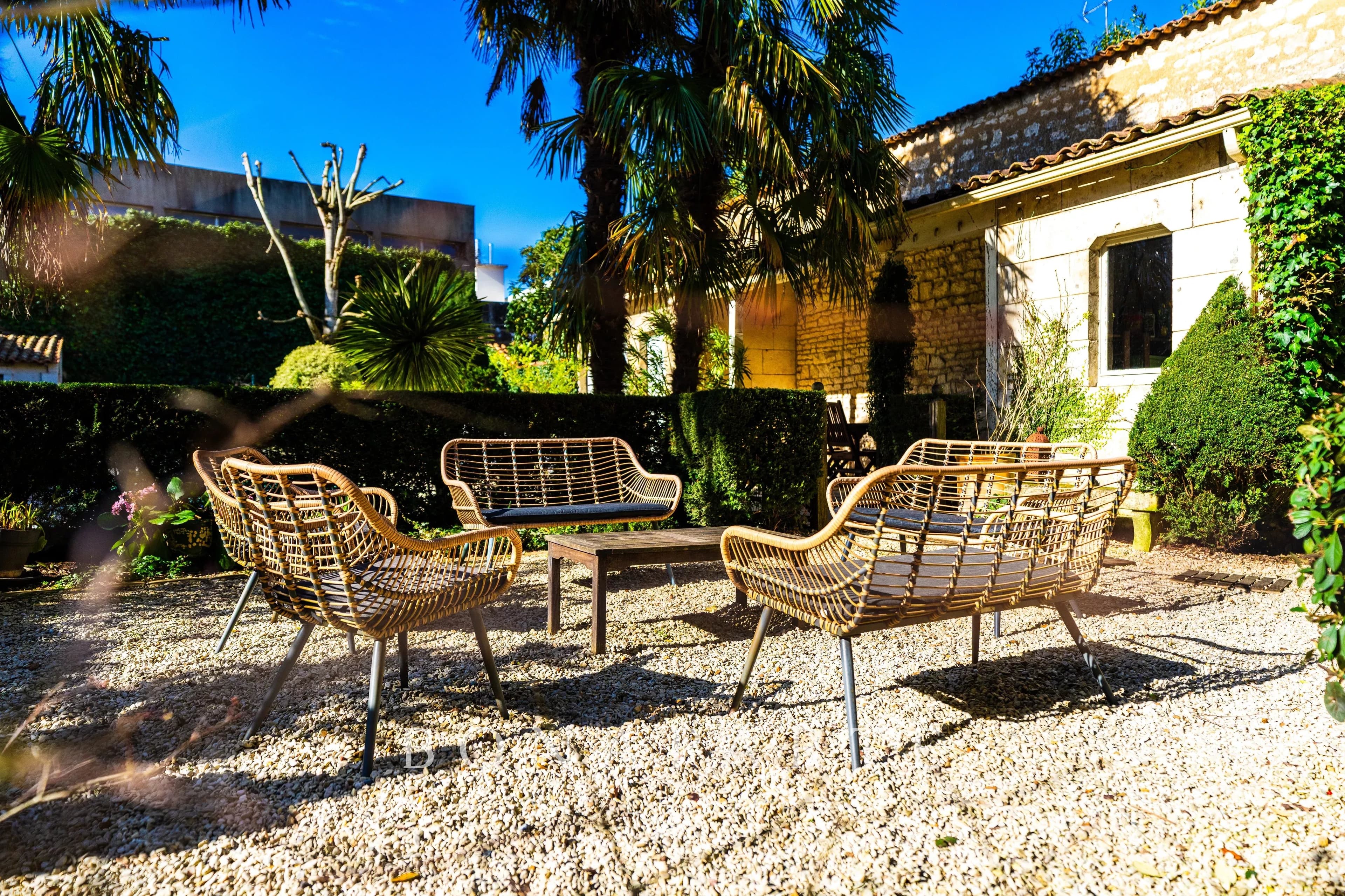 NIORT - MAISON DE CARACTÈRE ET SON JARDIN AVEC PISCINE EN CENTRE-VILLE - Photo 6
