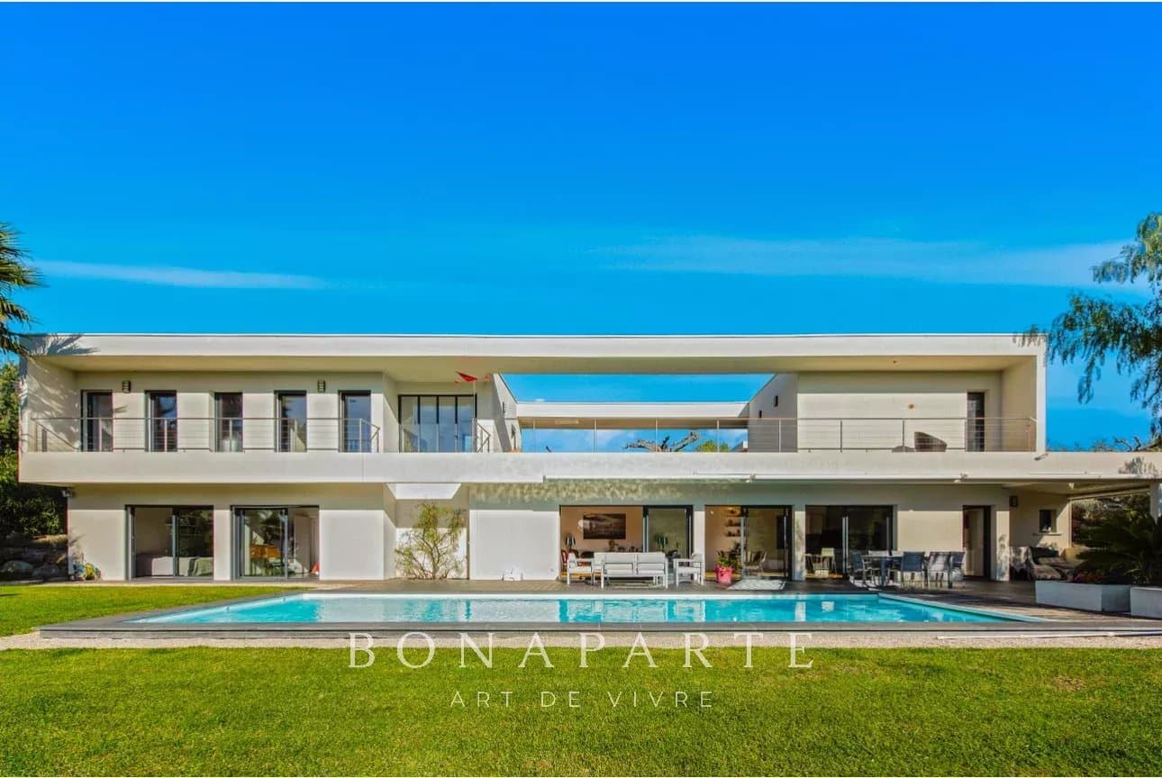 FREJUS / TOUR DE MARE - SOMPTUEUSE VILLA D'EXCEPTION