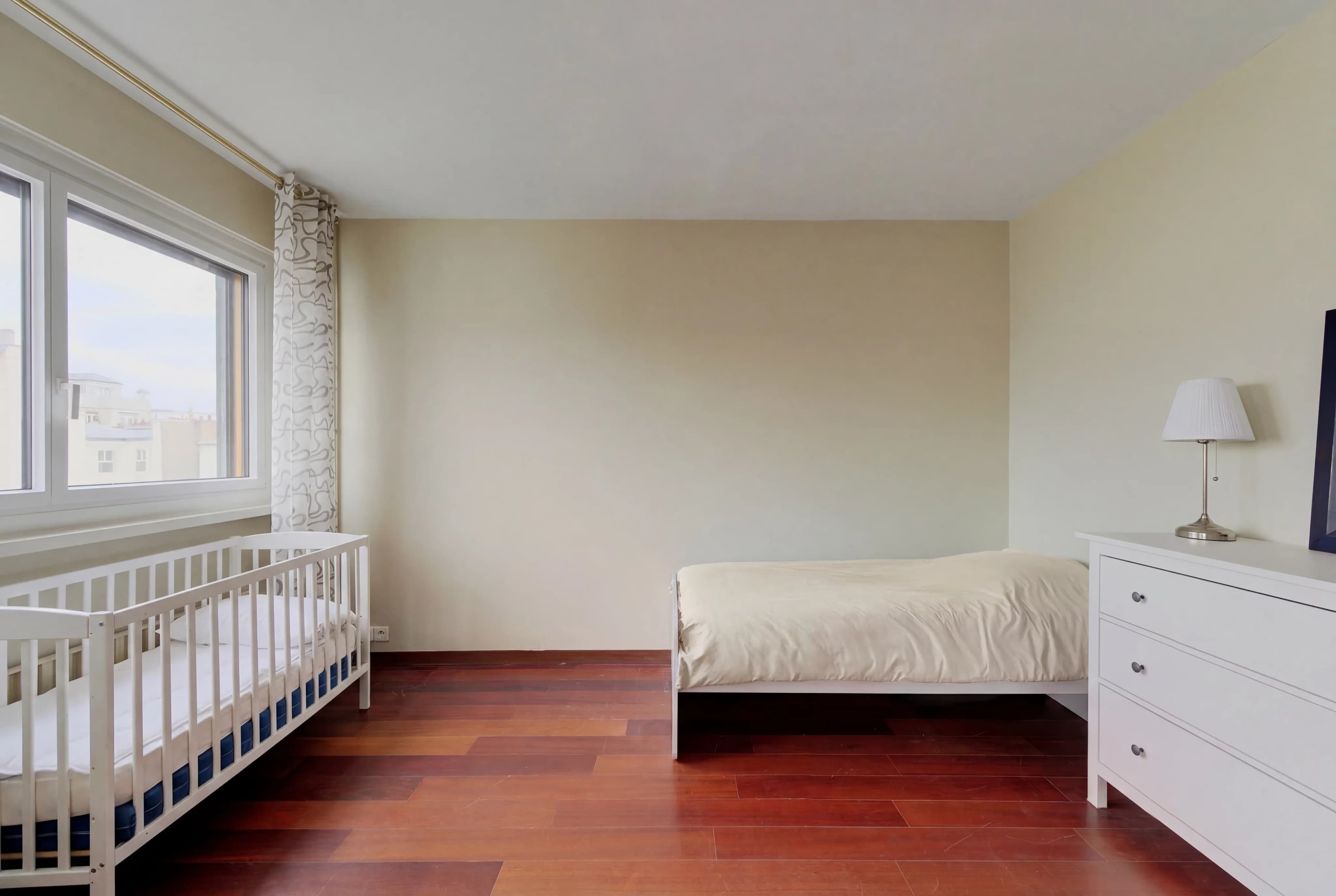 PARIS / 2e ARRONDISSEMENT - APPARTEMENT LUMINEUX - ÉTAGE ÉLEVÉ AVEC BALCON ET PARKING - Photo 7