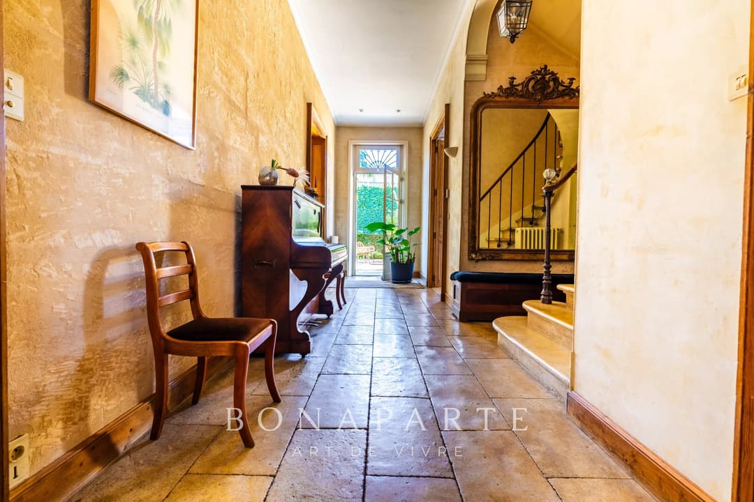 NIORT - MAISON DE CARACTÈRE ET SON JARDIN AVEC PISCINE EN CENTRE-VILLE - Photo 4