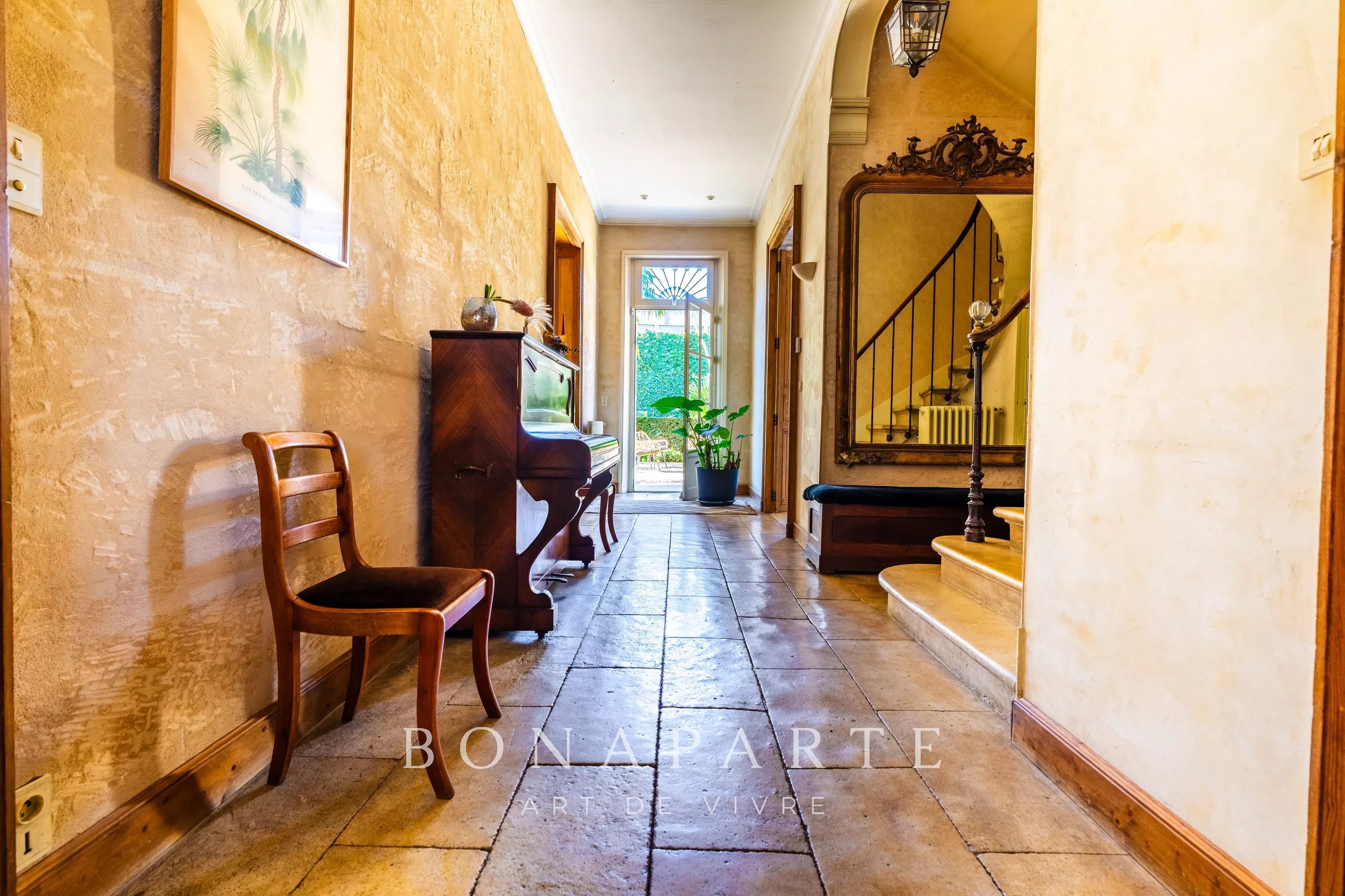 NIORT - MAISON DE CARACTÈRE ET SON JARDIN AVEC PISCINE EN CENTRE-VILLE - Photo 4