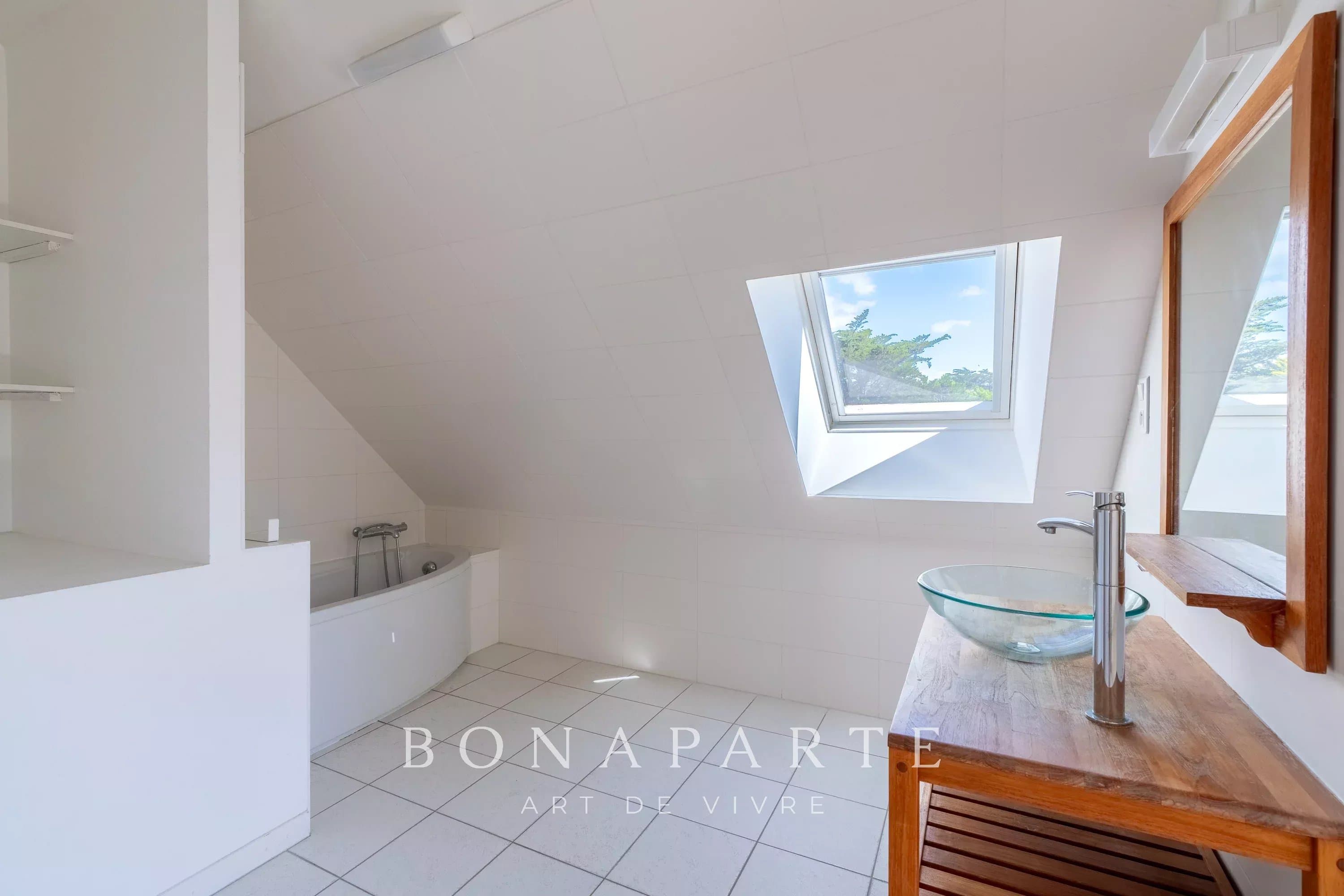 A 100M DE LA PLAGE / VILLA A RENOVER VUE MER - Photo 8