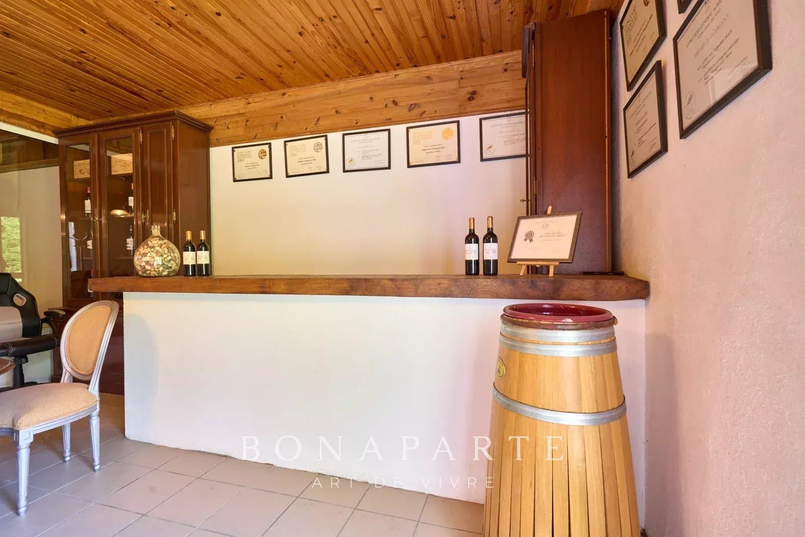 EXCLUSIVITÉ - BÉGADAN - PROPRIÉTÉ DE 1700 M2 DE BATIMENTS SUR PLUS DE 4 HECTARES - Photo 5