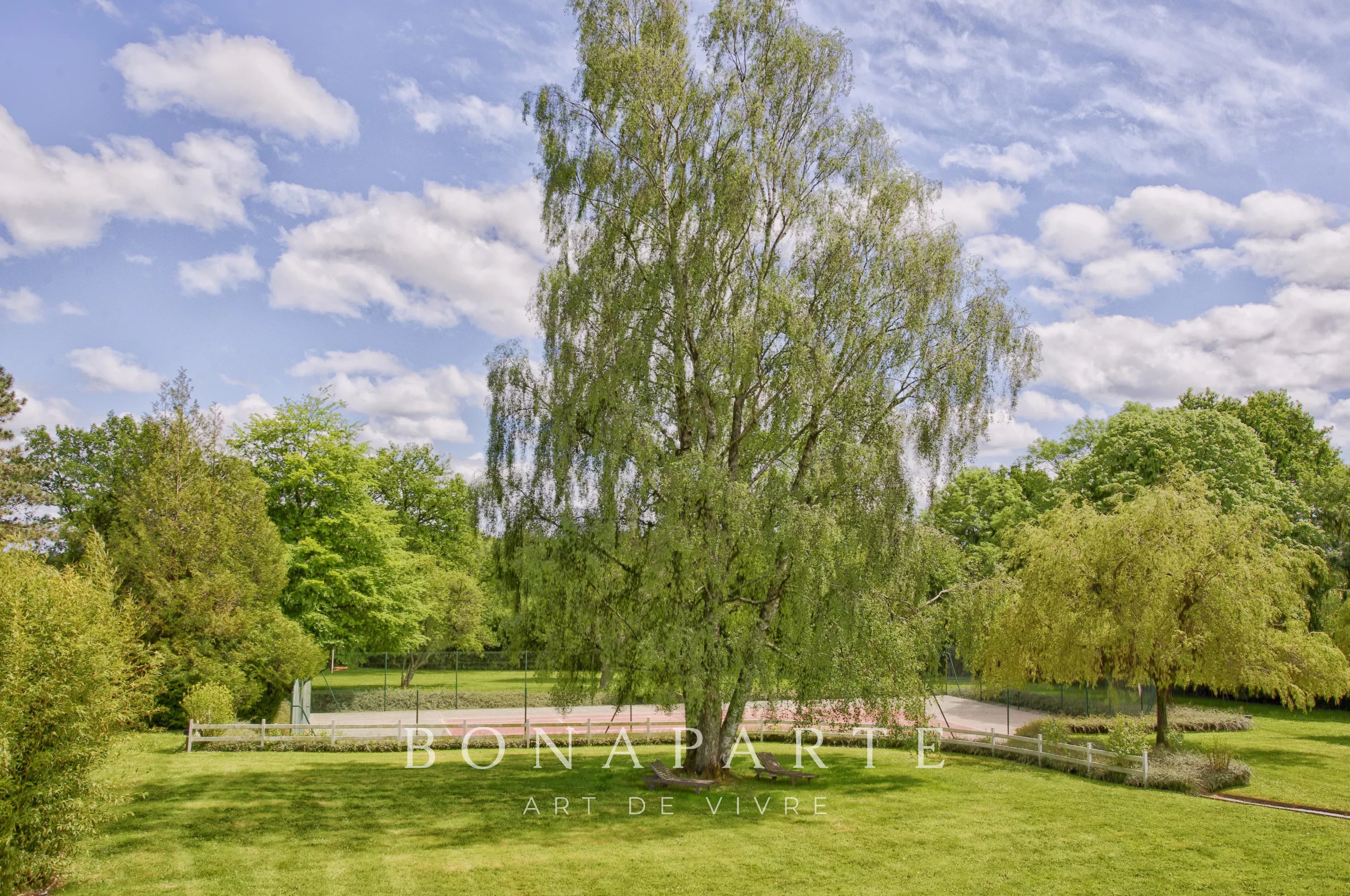 ÉLÉGANTE CHAUMIÈRE AVEC PISCINE ET TENNIS, À 10 MINUTES DES PLAGES - Photo 3