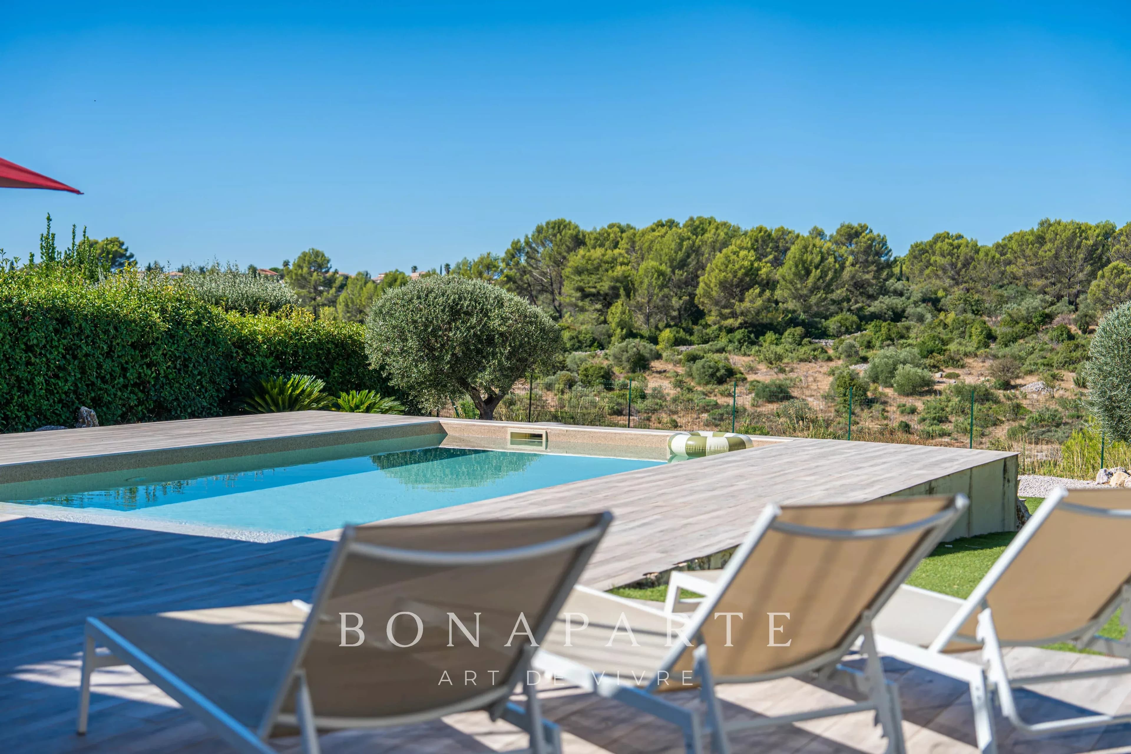 Villa contemporaine à flanc de colline - Photo 4