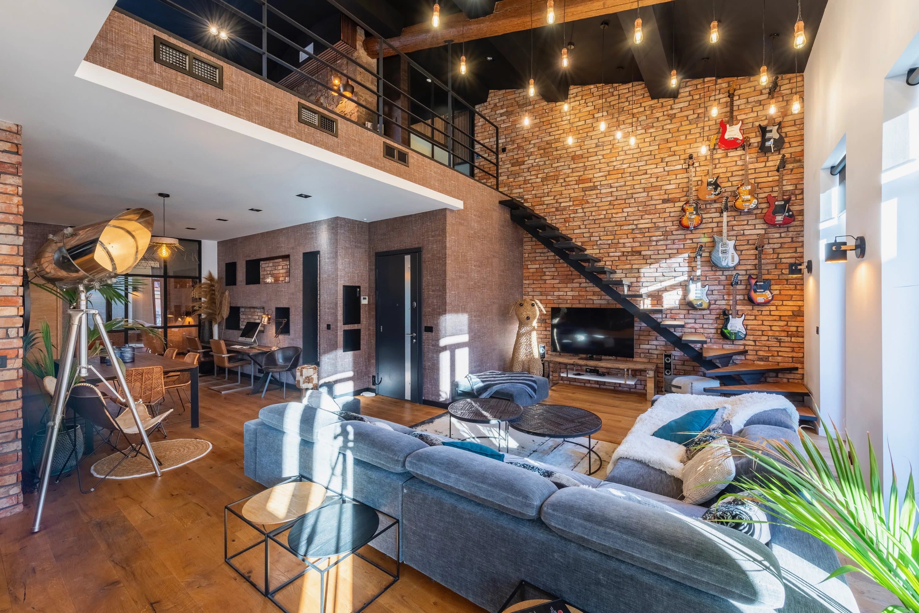 FREJUS - LUXUEUX APPARTEMENT DUPLEX DE 142M² AVEC TERRASSE - Photo 1