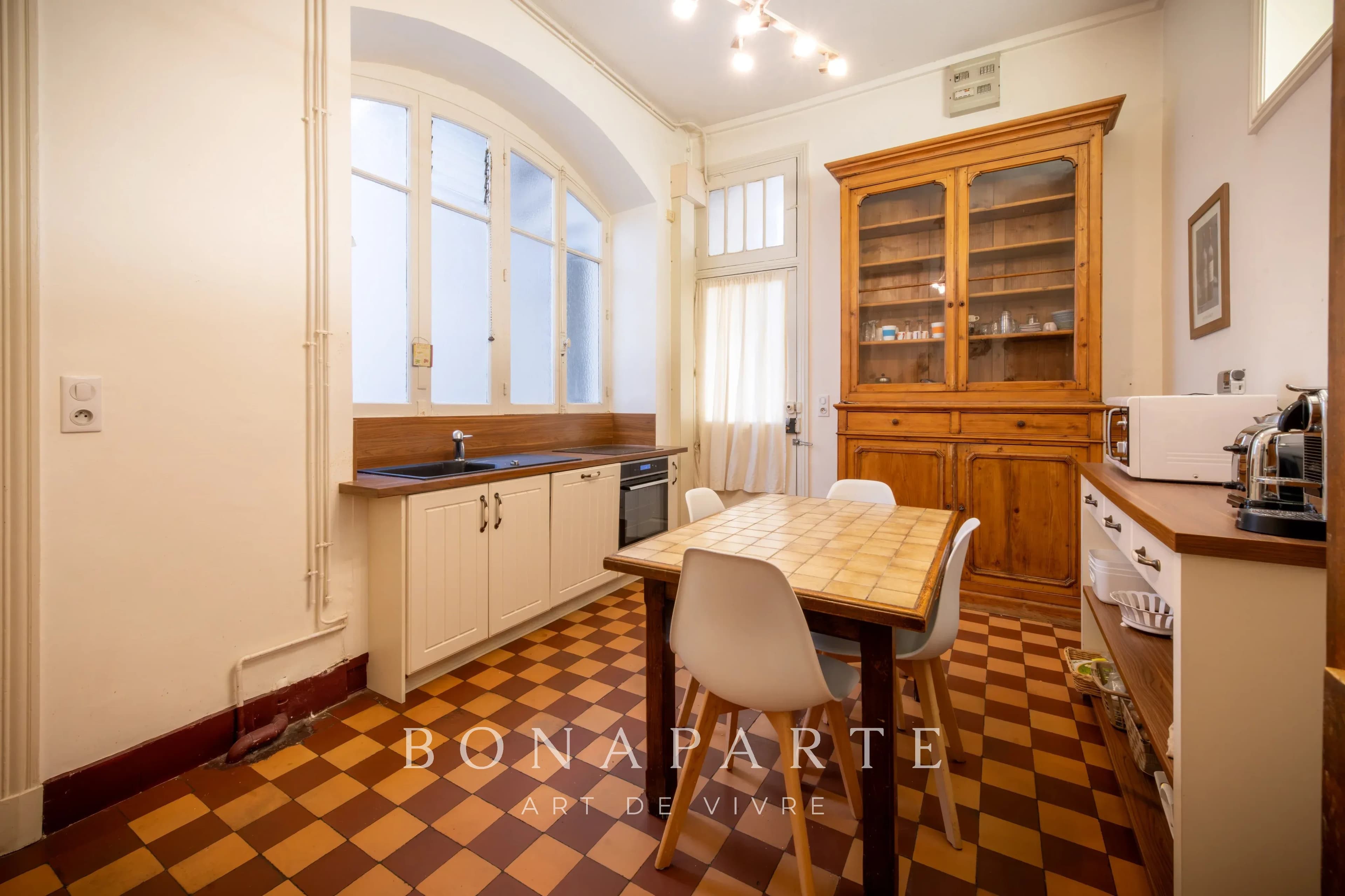 Élégant appartement haussmannien au cœur de Roanne - Photo 6