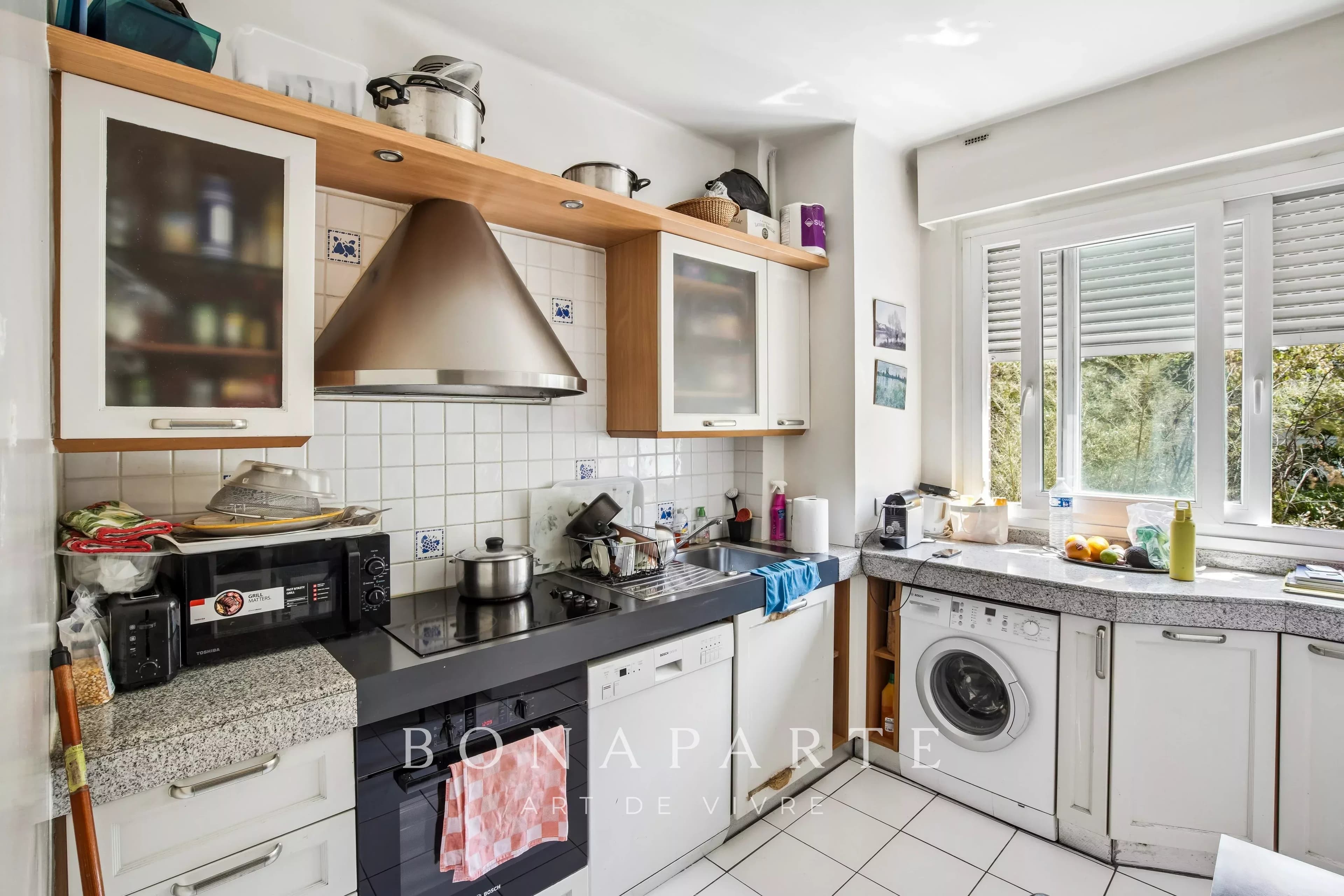 PARIS XVIe – TROCADERO | GRAND T3 AVEC BALCON, ASCENSEUR ET CAVE - Photo 9