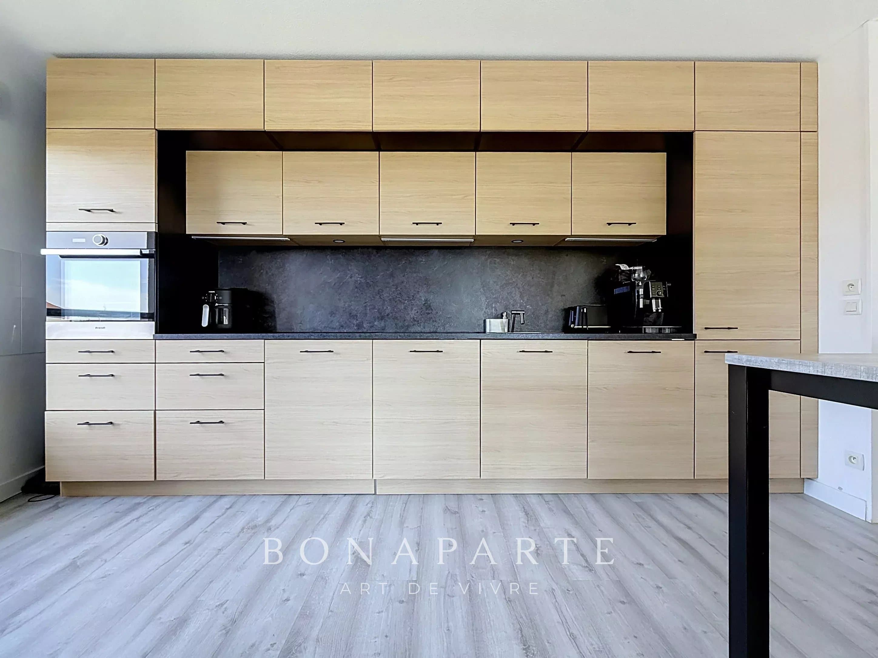 Cessy - Appartement T4 lumineux avec vue Mont-Blanc & Jura - Photo 3