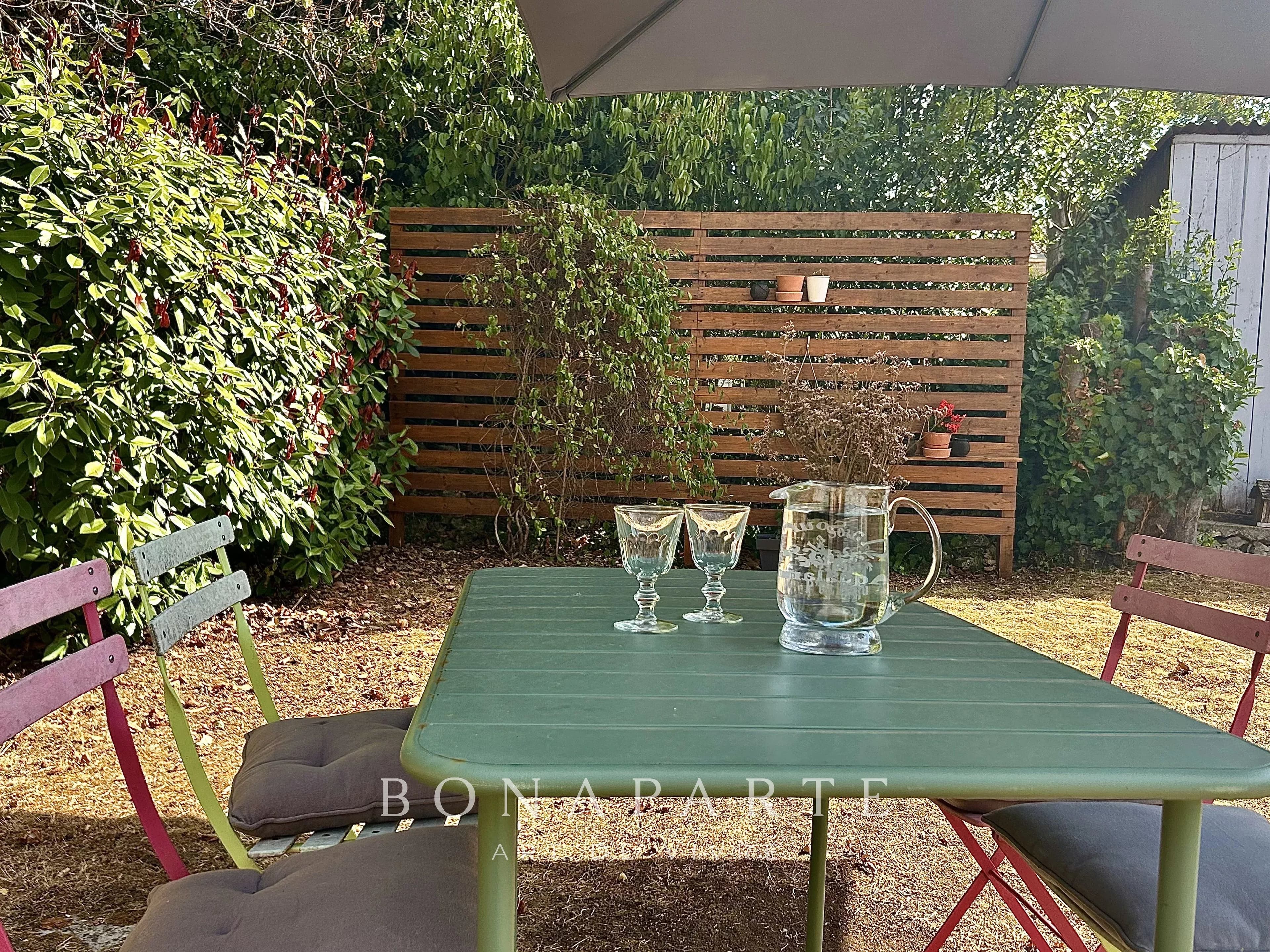 Le charme d'une maison ancienne, le calme d'un jardin préservé, en plein centre ville - Photo 8