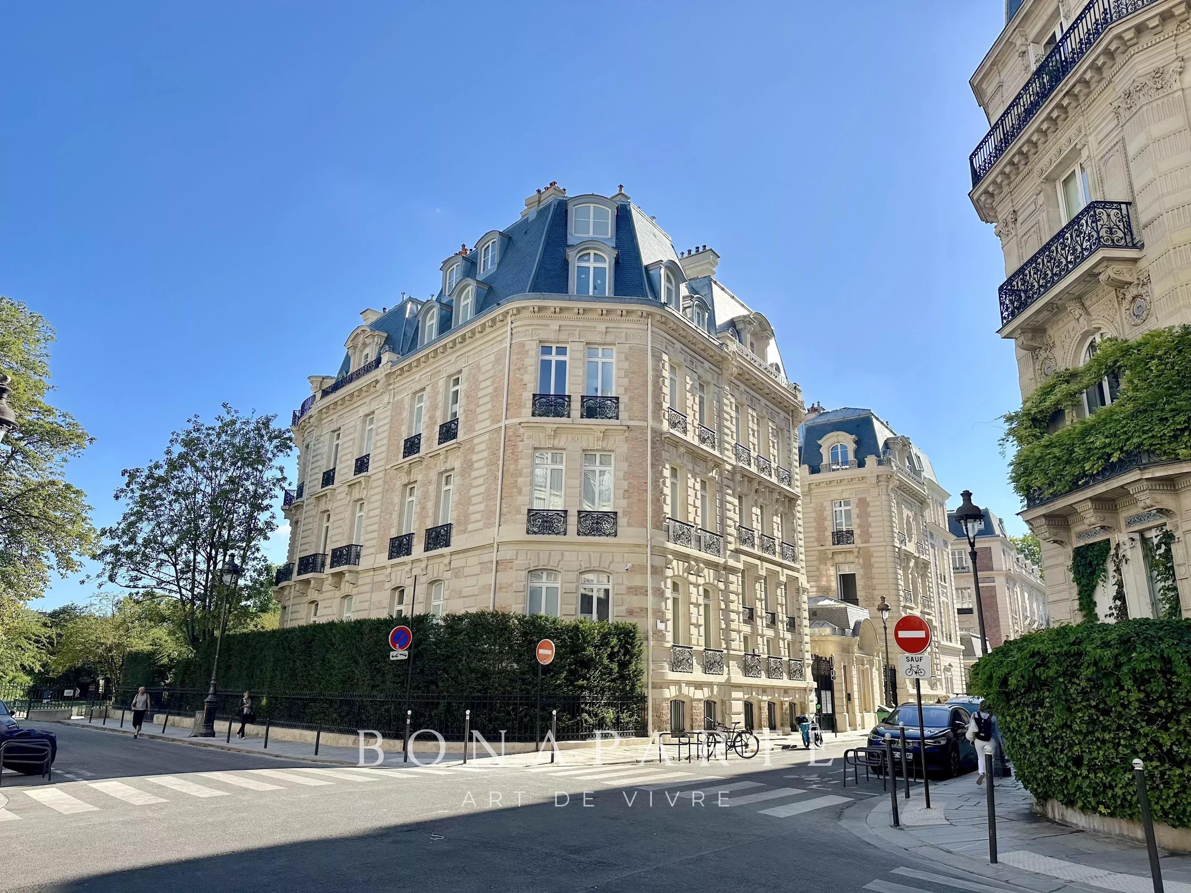 PARC MONCEAU – RUE MURILLO