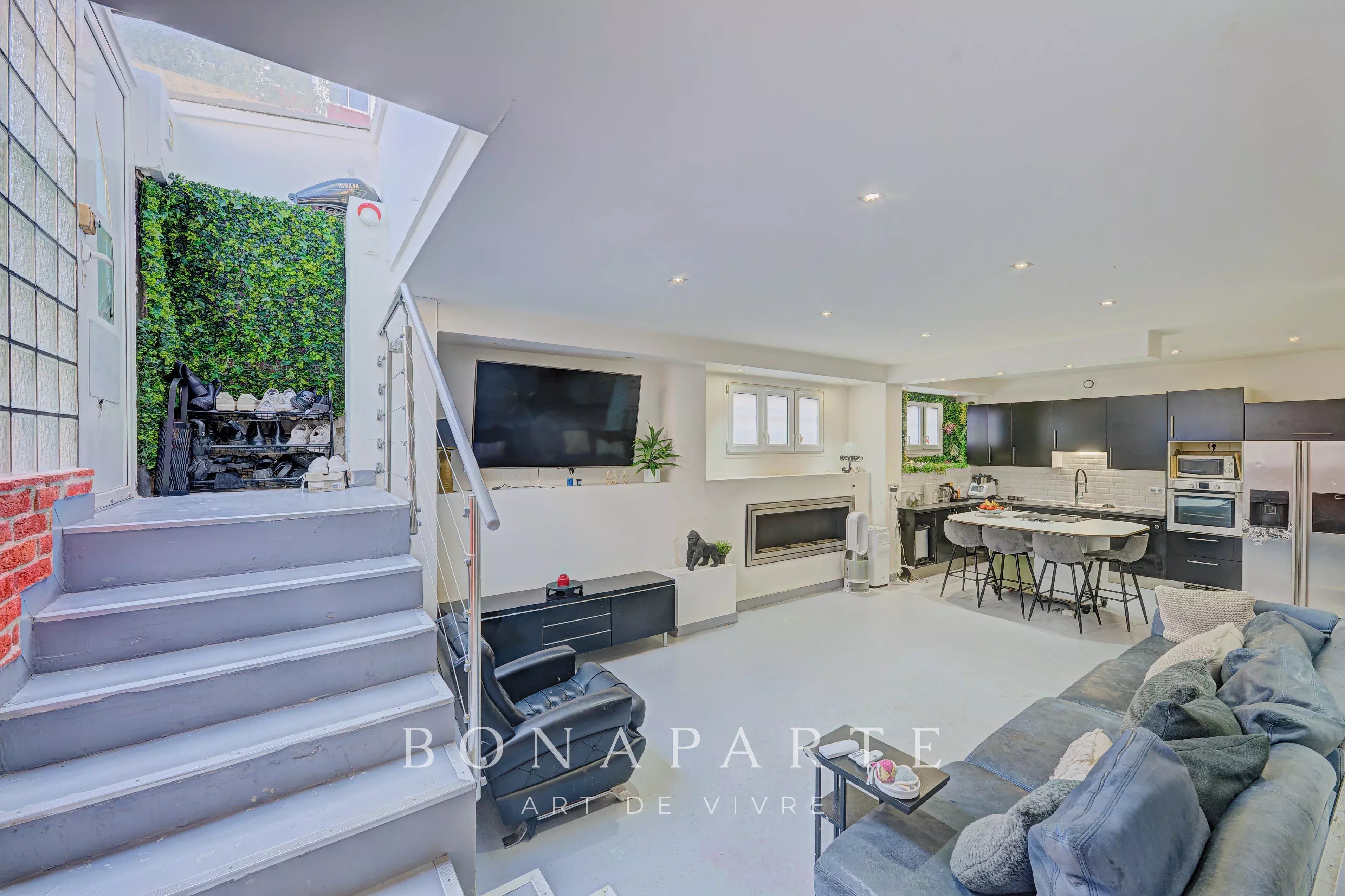 ASNIÈRES-SUR-SEINE – LOCAL D’ACTIVITÉ DE 158,40 M² AVEC GARAGE ET CAVE - Photo 1