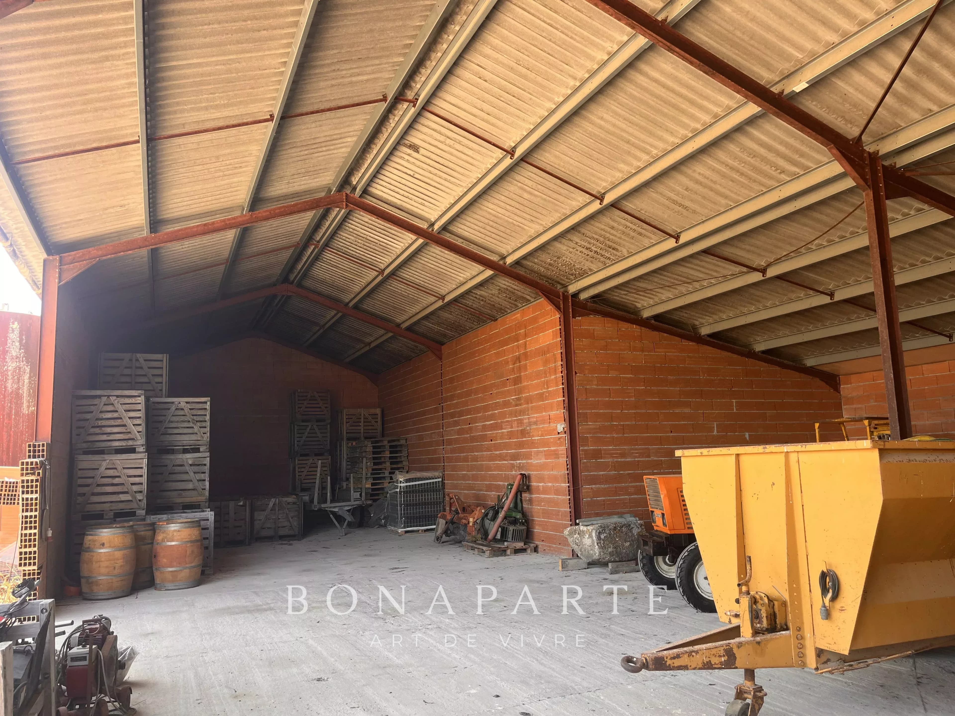 EXCLUSIVITÉ - BÉGADAN - PROPRIÉTÉ DE 1700 M2 DE BATIMENTS SUR PLUS DE 4 HECTARES - Photo 8