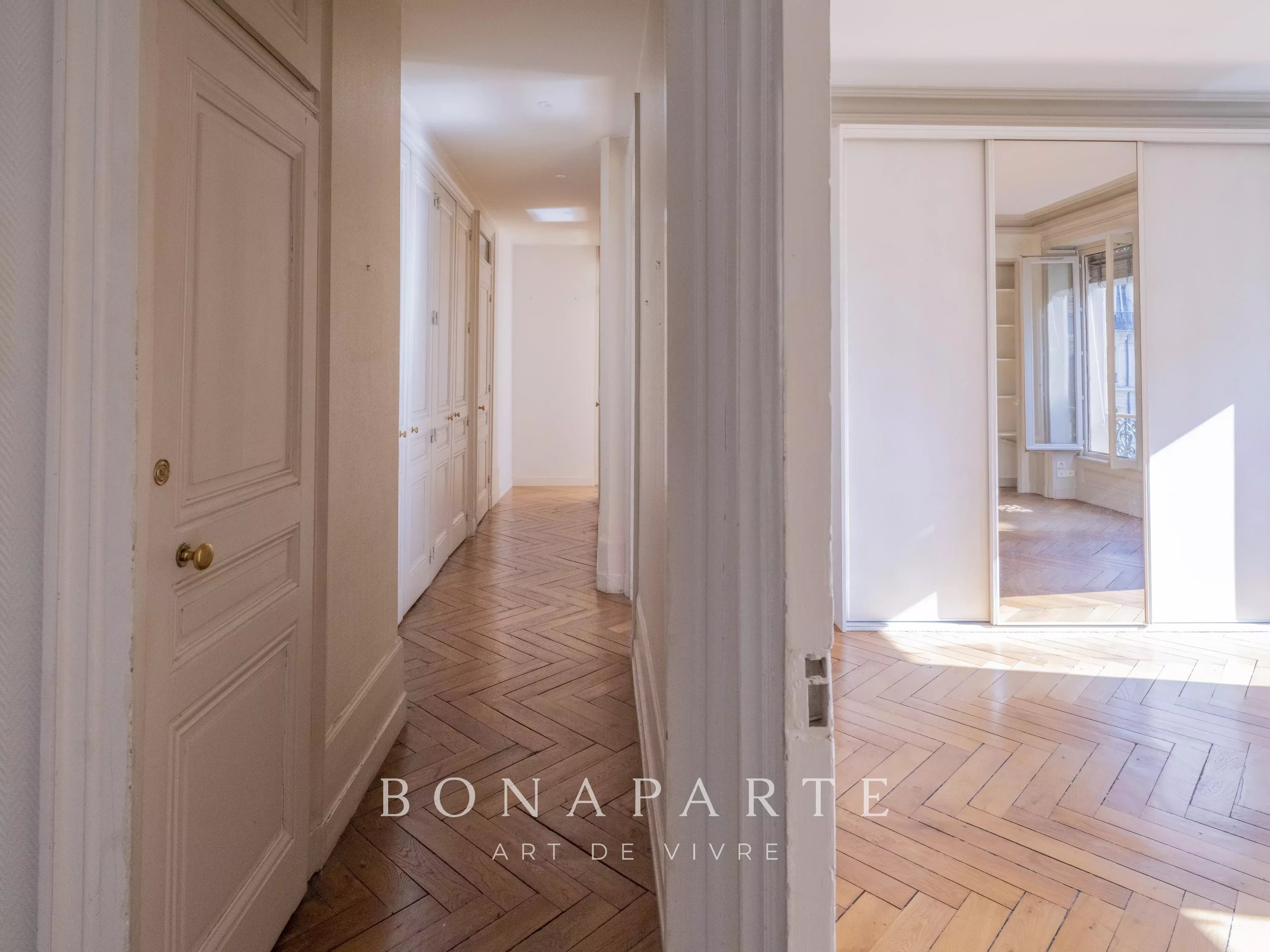 APPARTEMENT FAMILIAL DE CARACTERE - LYON 6 - 131m² - EXPOSITION SUD et EST - Photo 8