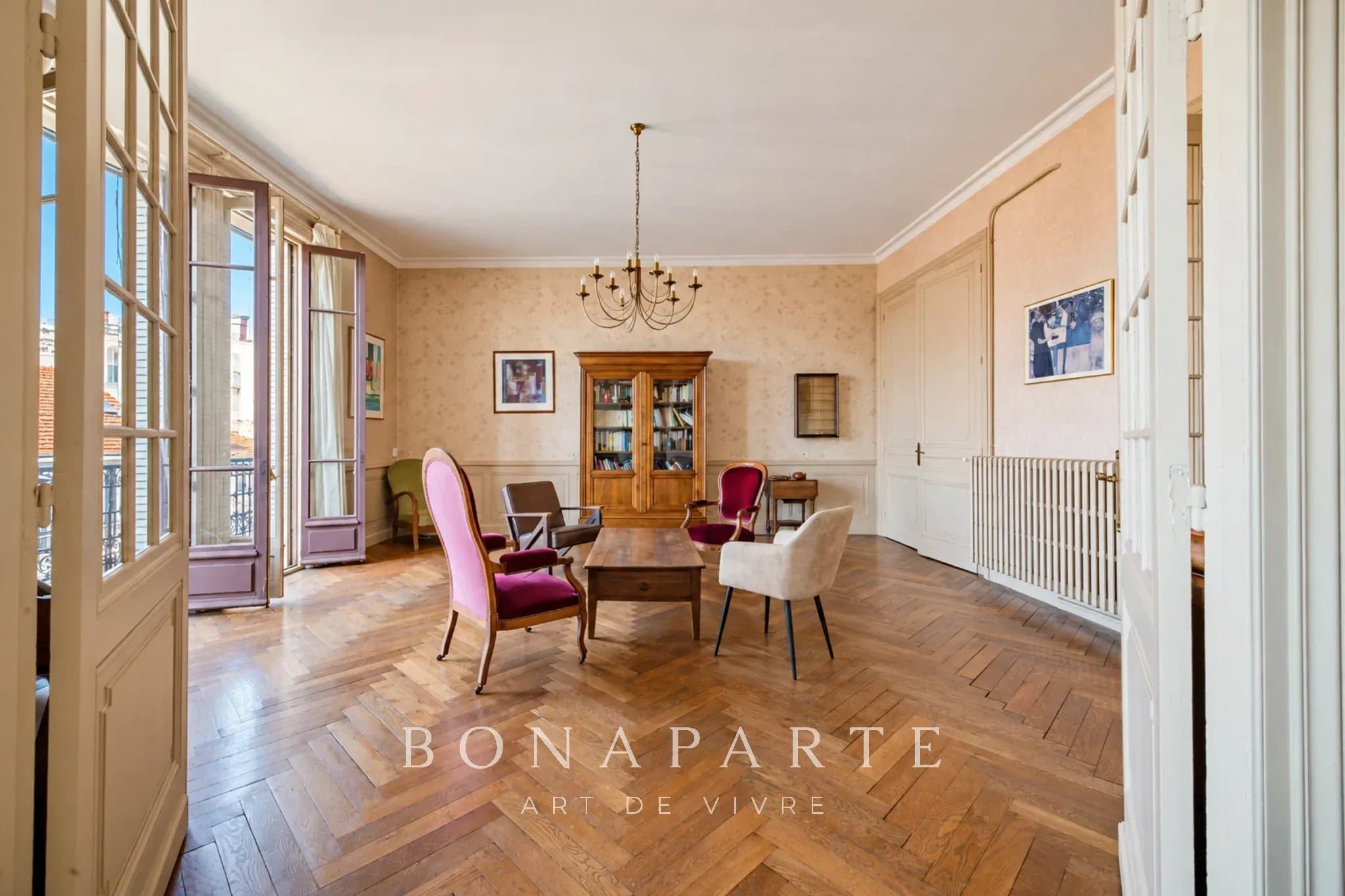 Élégant appartement haussmannien au cœur de Roanne - Photo 5