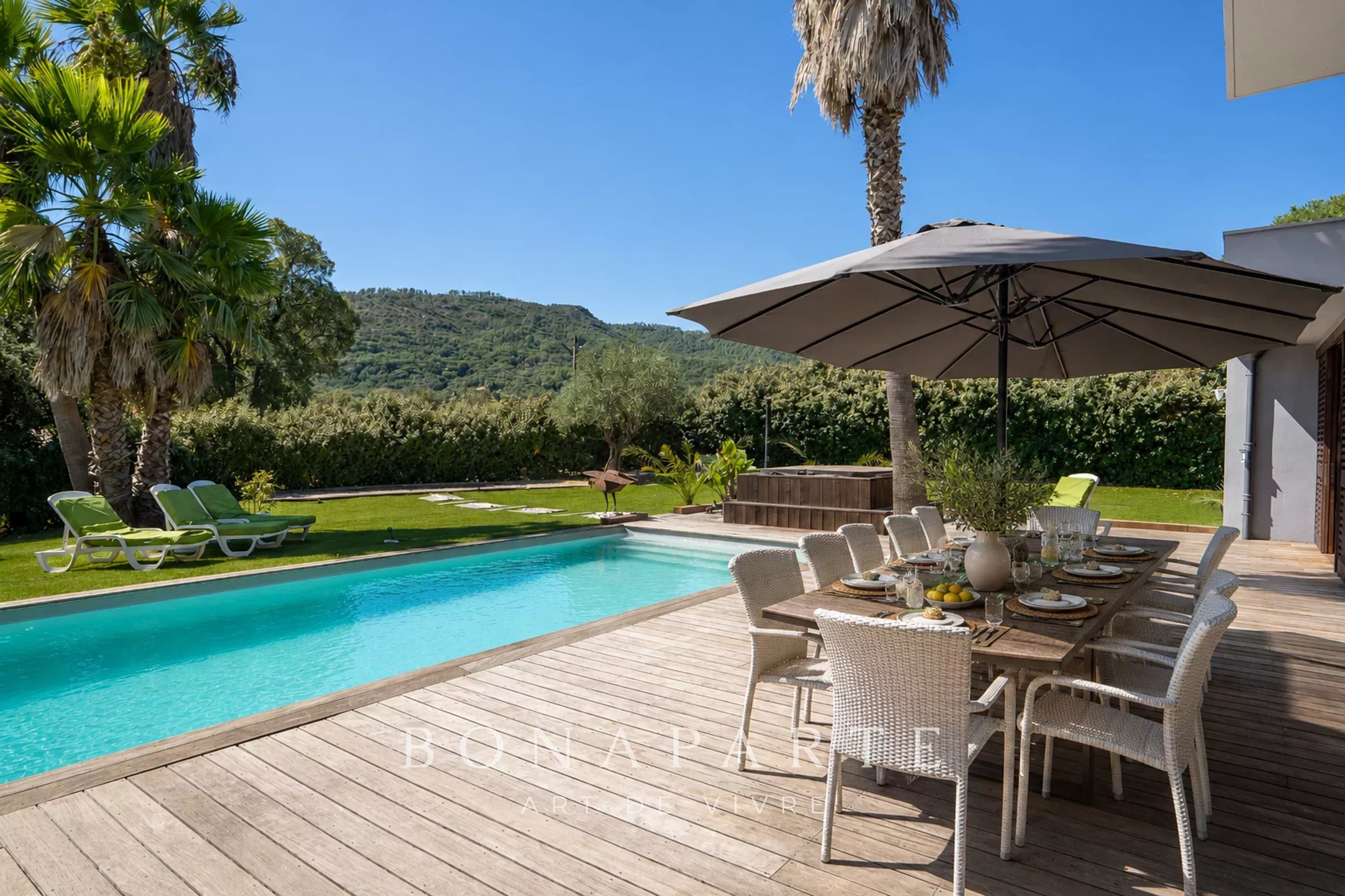 PROCHE SAINTE MAXIME - SPACIEUSE VILLA CONTEMPORAINE DE 4 CHAMBRES - Photo 3