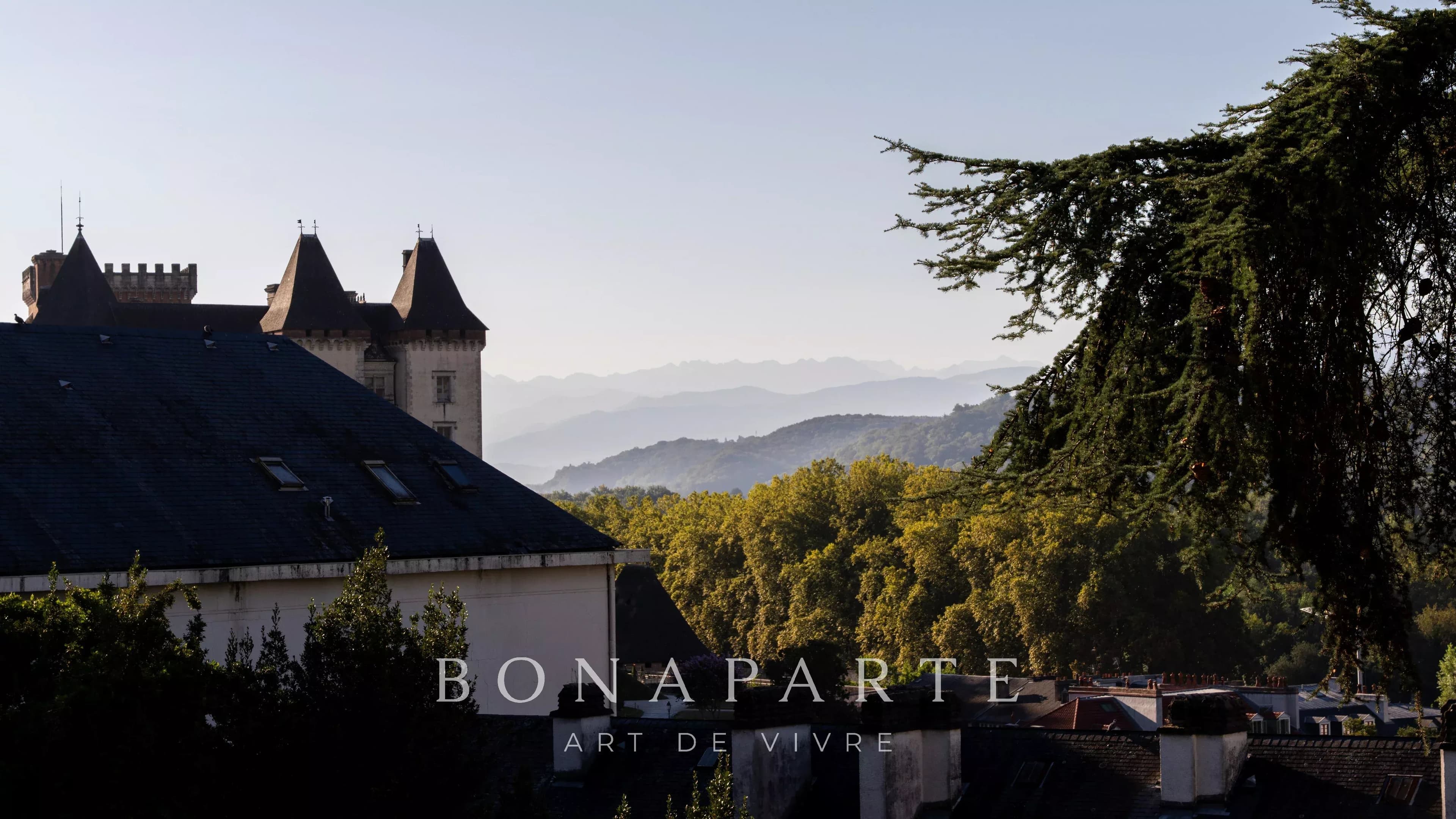 PAU HYPERCENTRE – Appartement 117,16 m² – Vue Pyrénées - Photo 1