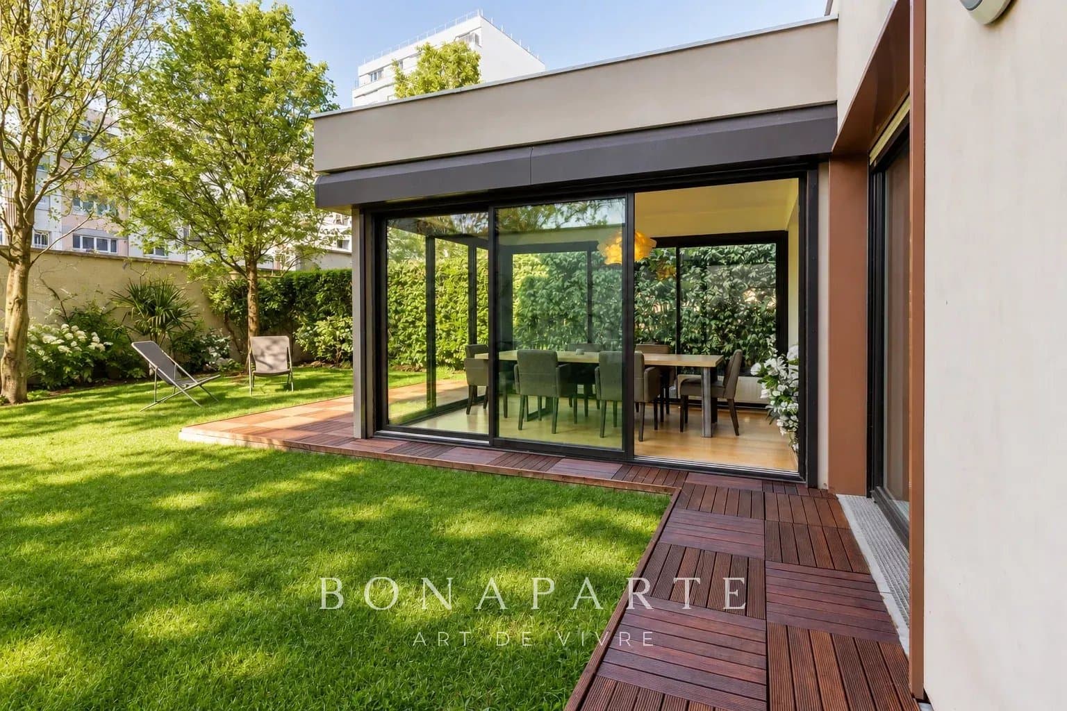 BOULOGNE-BILLANCOURT - DUPLEX WITH PRIVATE GARDEN