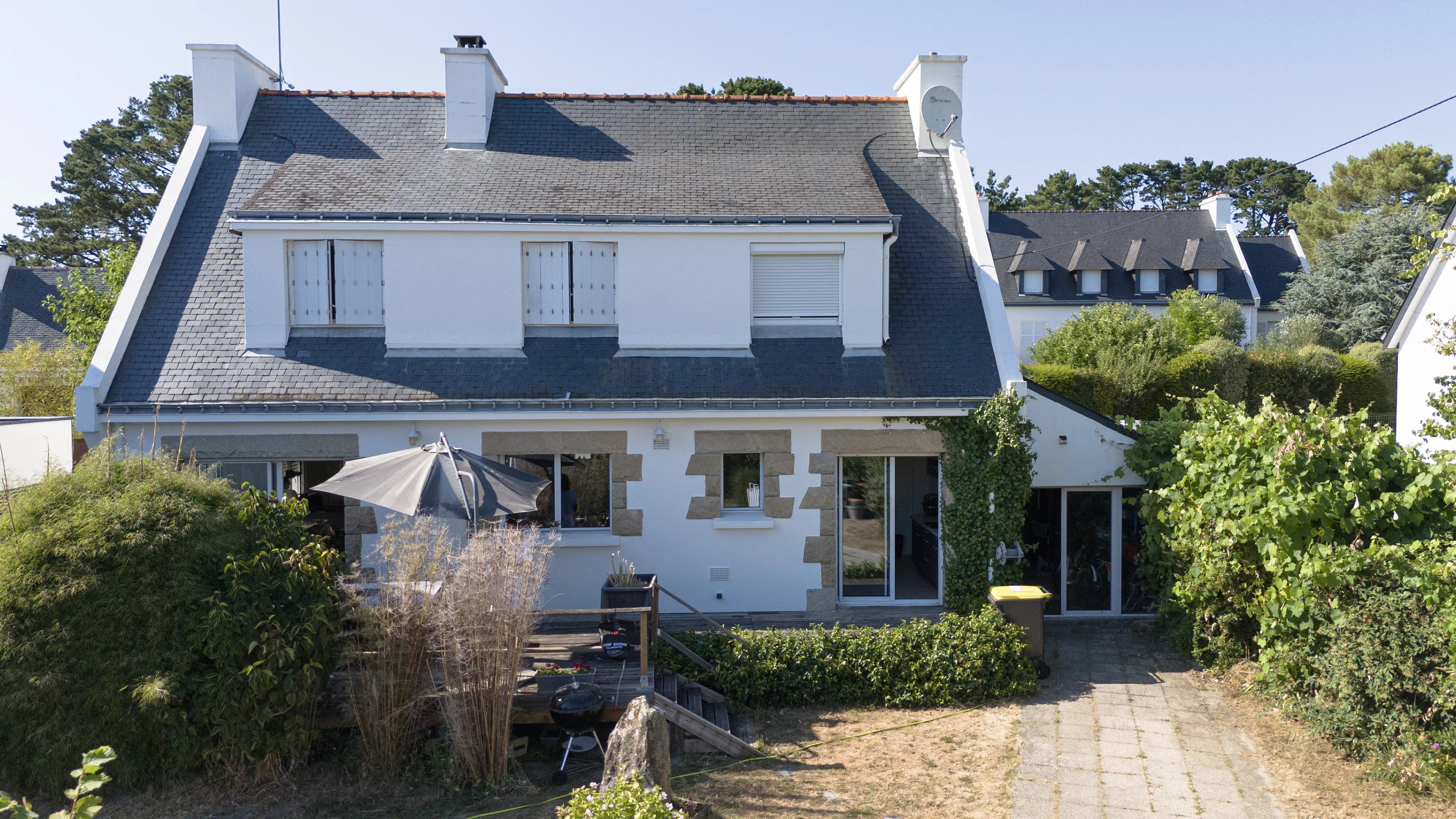 CARNAC, LE BOURG À PIED, LA GRANDE PLAGE À VÉLO : MAISON FAMILIALE AVEC VIE DE PLAIN-PIED, JARDIN PLEIN SUD