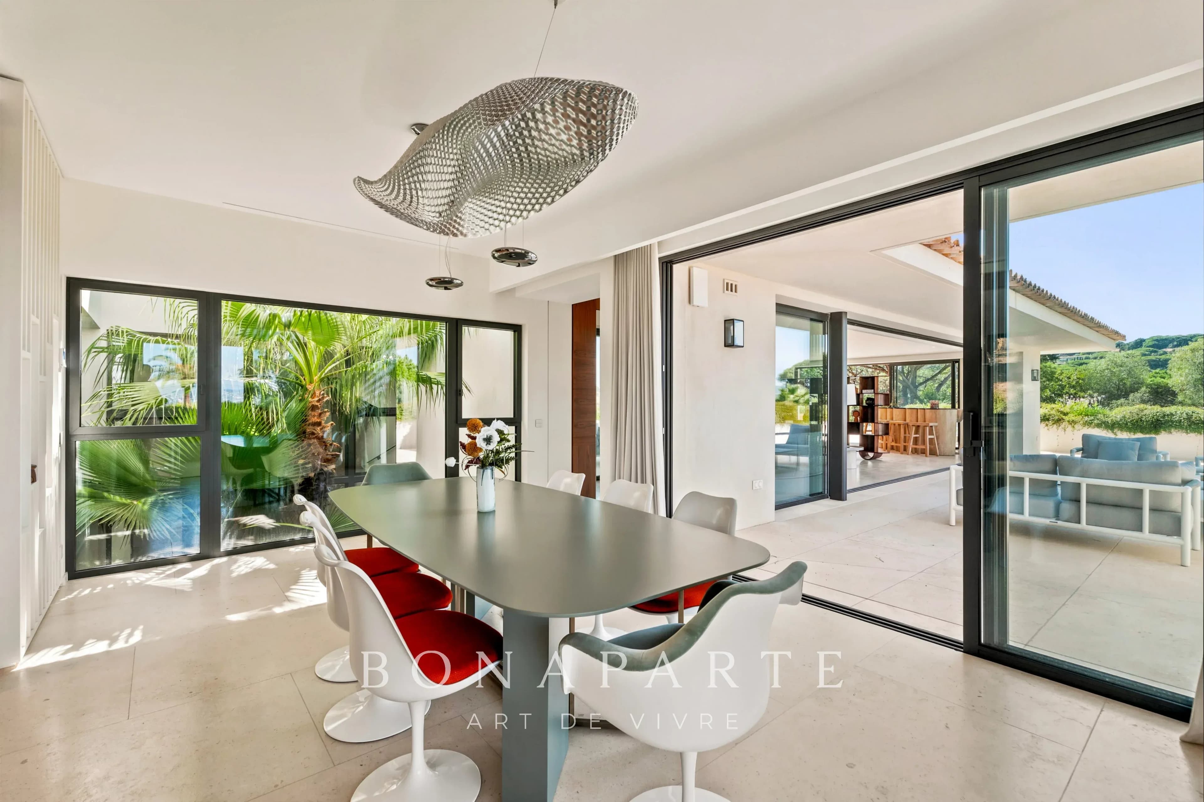 SAINT-TROPEZ – VILLA CONTEMPORAINE D’EXCEPTION - Photo 5