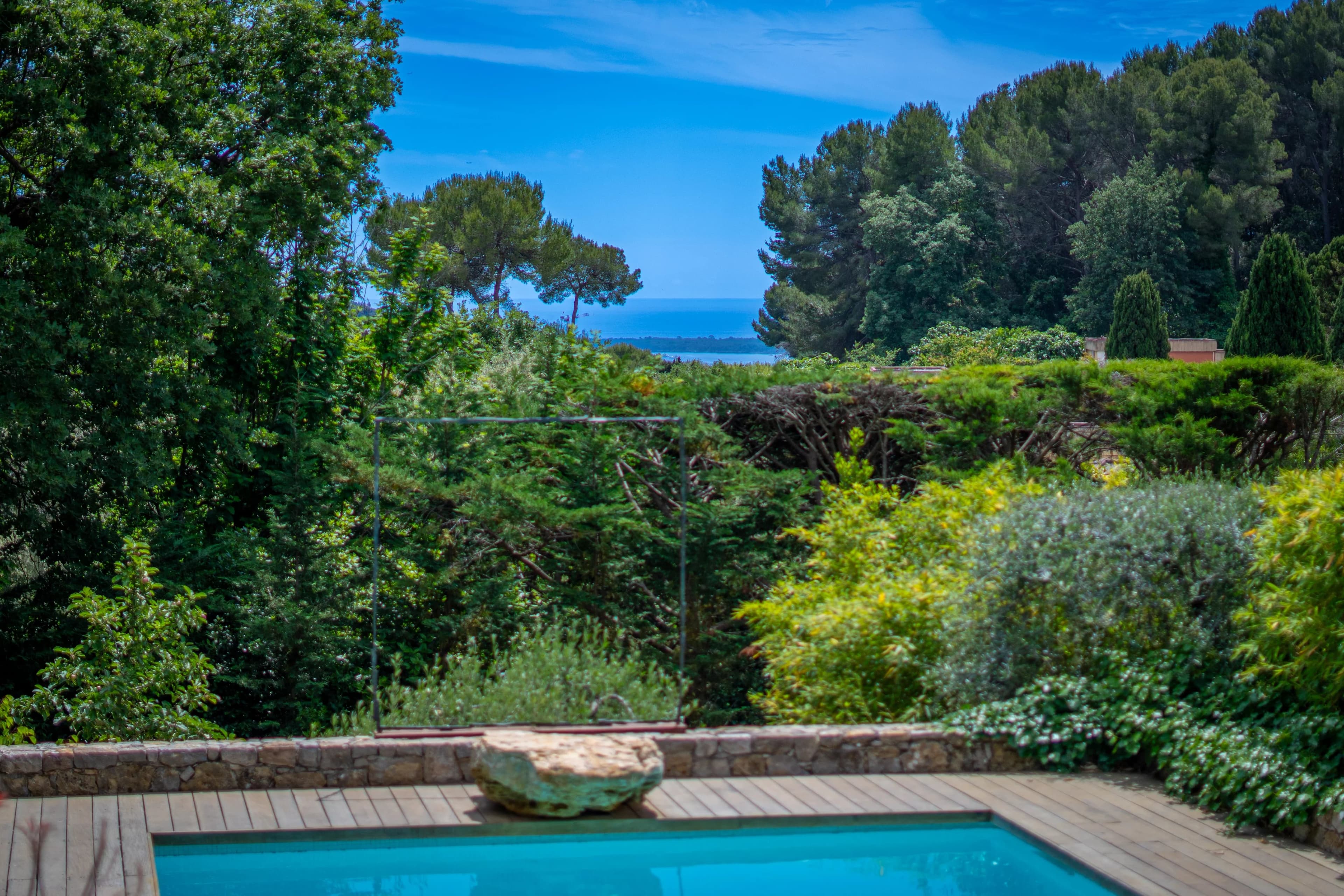 Le Cannet / Mougins Maison d’architecte avec vue dégagée jusqu'à la mer à l'atmosphère unique - Photo 3