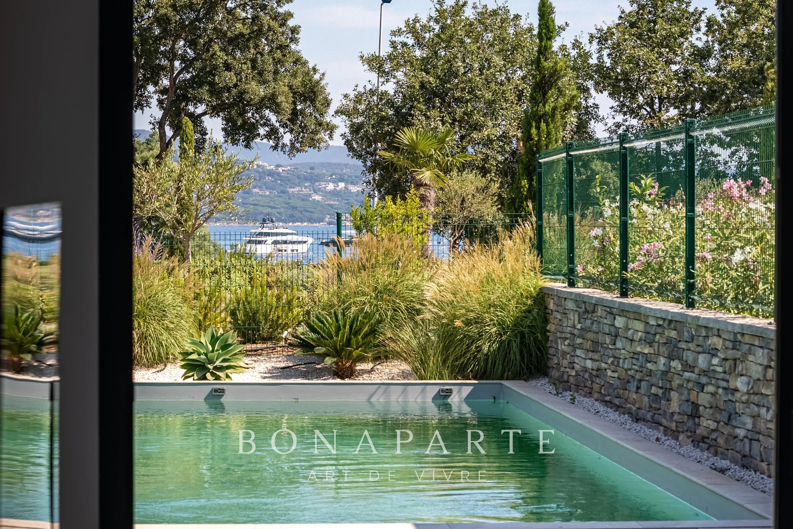 GASSIN - Superbe appartement contemporain avec piscine - Photo 5