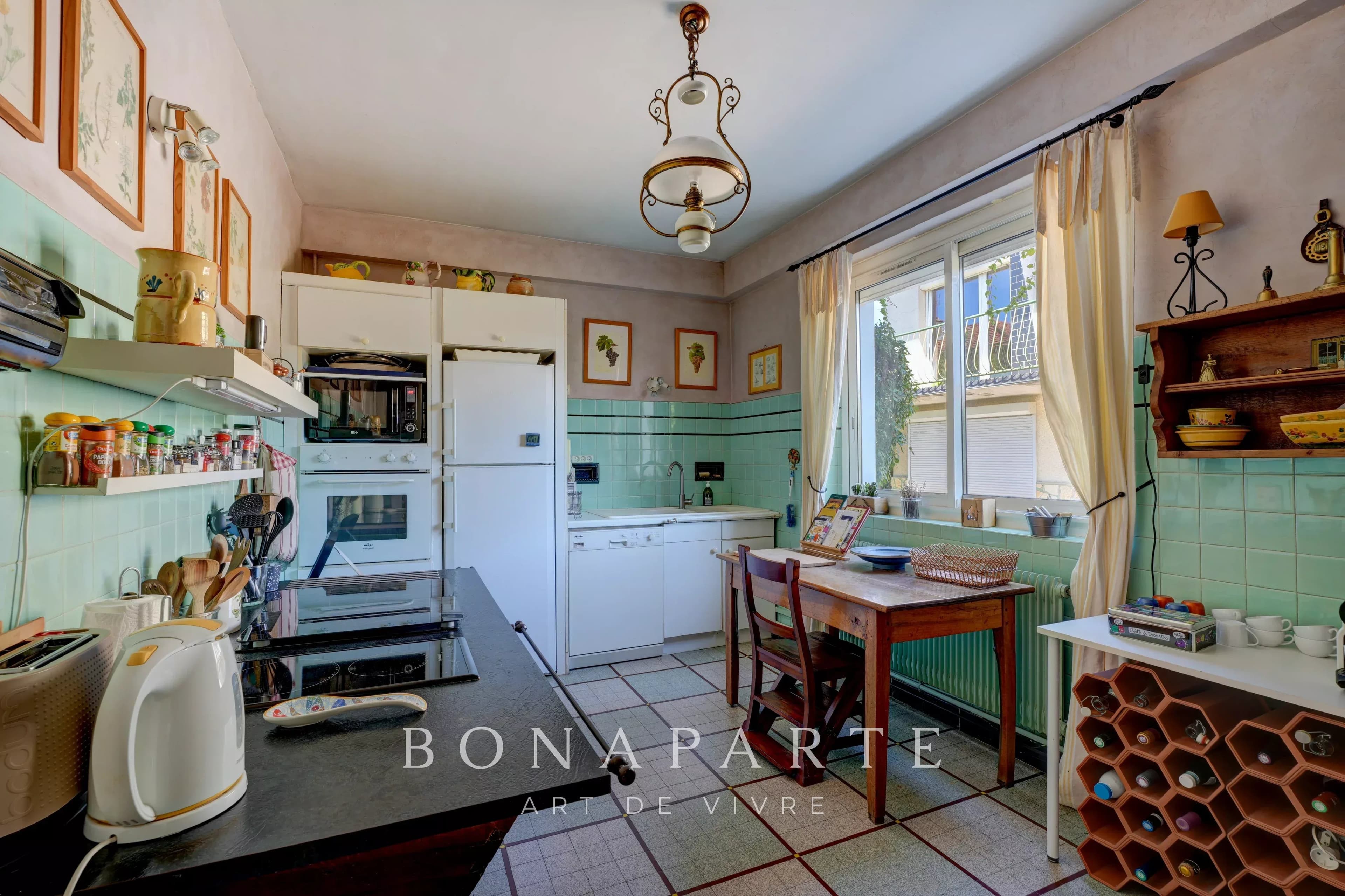 DÉCINES – PROPRIÉTÉ FAMILIALE 197 M² – MAISON PRINCIPALE & MAISON INDÉPENDANTE – TERRAIN 664 M² - Photo 7