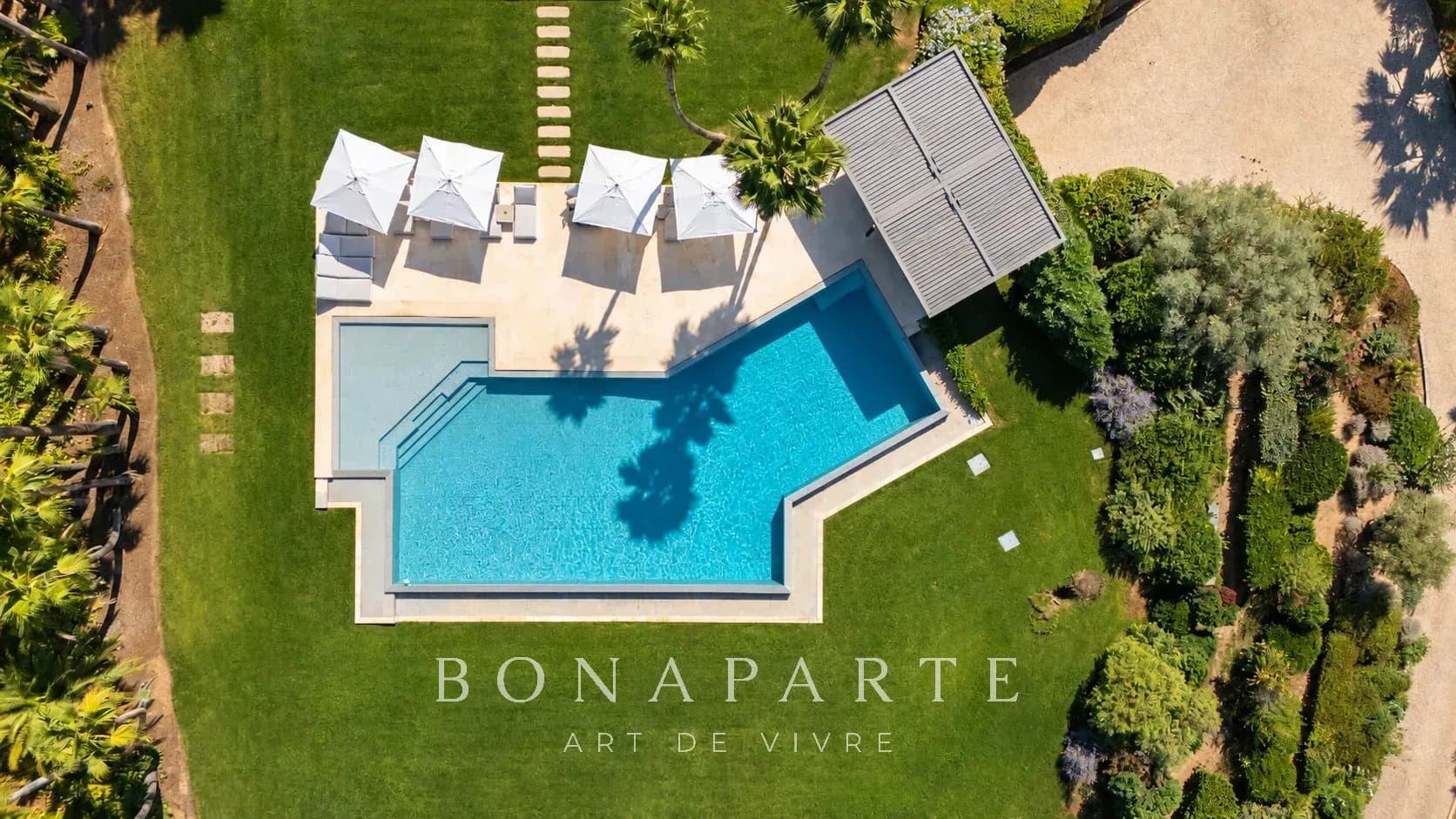SAINT-TROPEZ — PROPRIÉTÉ D’EXCEPTION FACE À LA MÉDITERRANÉE - Photo 4