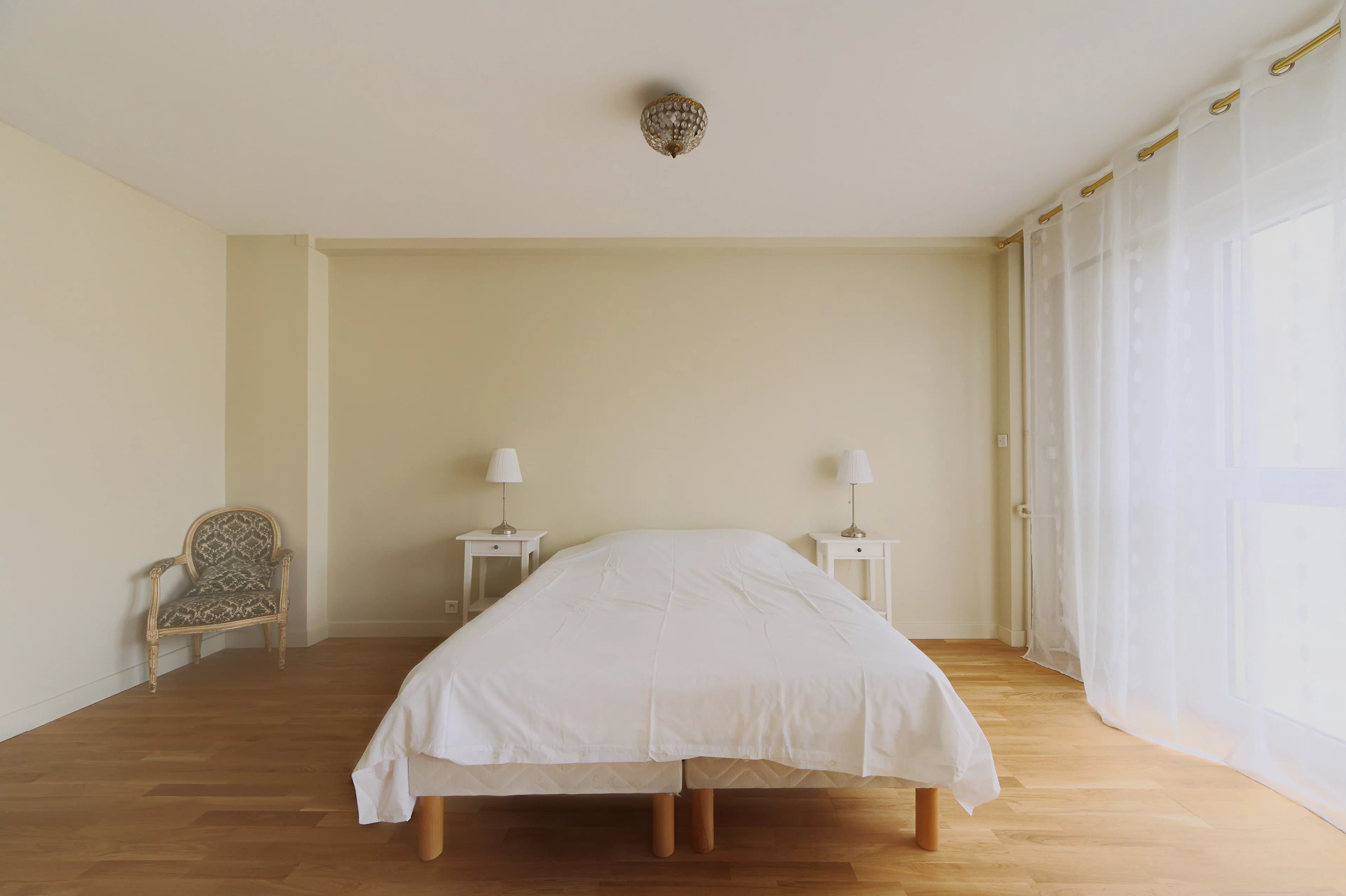 PARIS / 2e ARRONDISSEMENT - APPARTEMENT LUMINEUX - ÉTAGE ÉLEVÉ AVEC BALCON ET PARKING - Photo 9