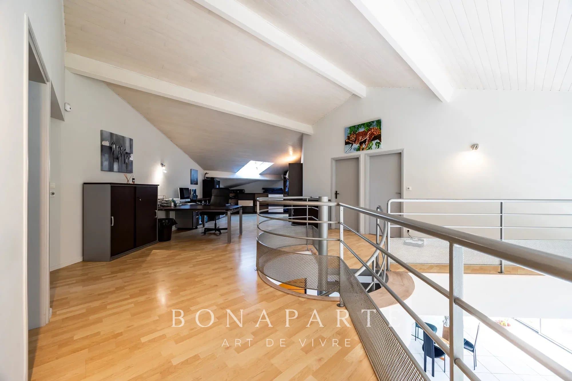 VENDAYS-MONTALIVET - VILLA D'ARCHITECTE AVEC PISCINE À 5 MINUTES DES PLAGES OCÉANES - Photo 9