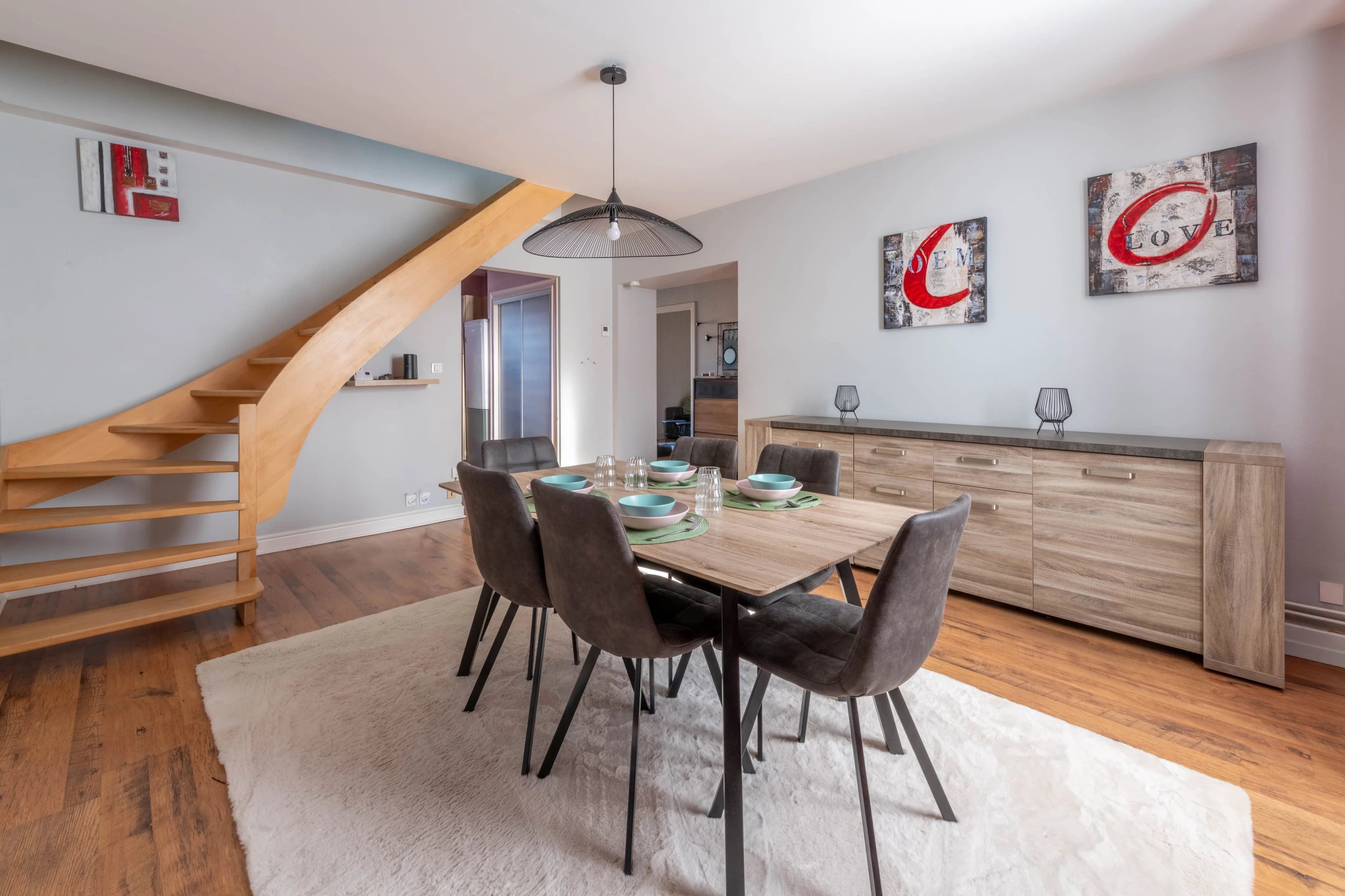 ROANNE - BEL APPARTEMENT LUMINEUX / 3 CHAMBRES - TERRASSE ET CAVE