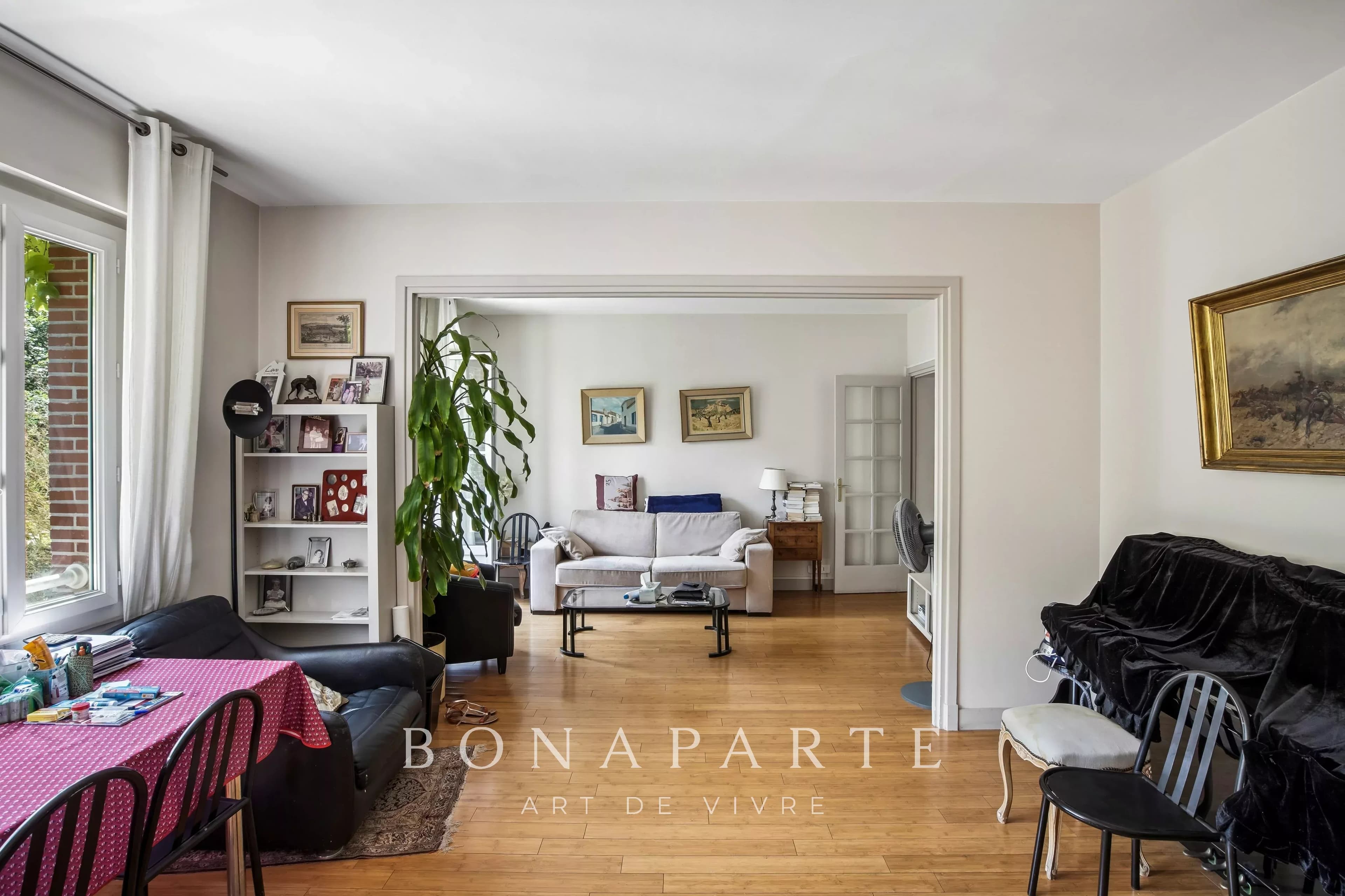 PARIS XVIe – TROCADERO | GRAND T3 AVEC BALCON, ASCENSEUR ET CAVE - Photo 3