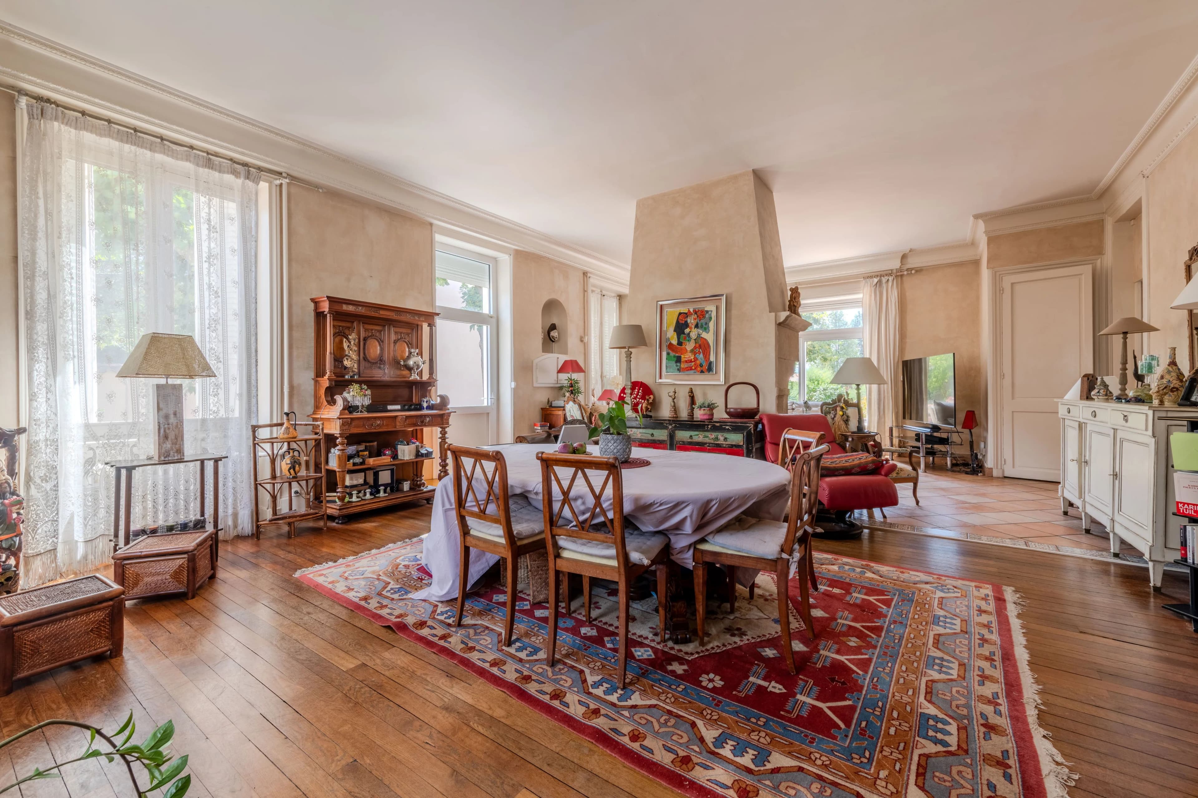 ÉLÉGANTE MAISON BOURGEOISE AU CŒUR D'UN PARC PRIVÉ EN HYPERCENTRE DE ROANNE - Photo 6
