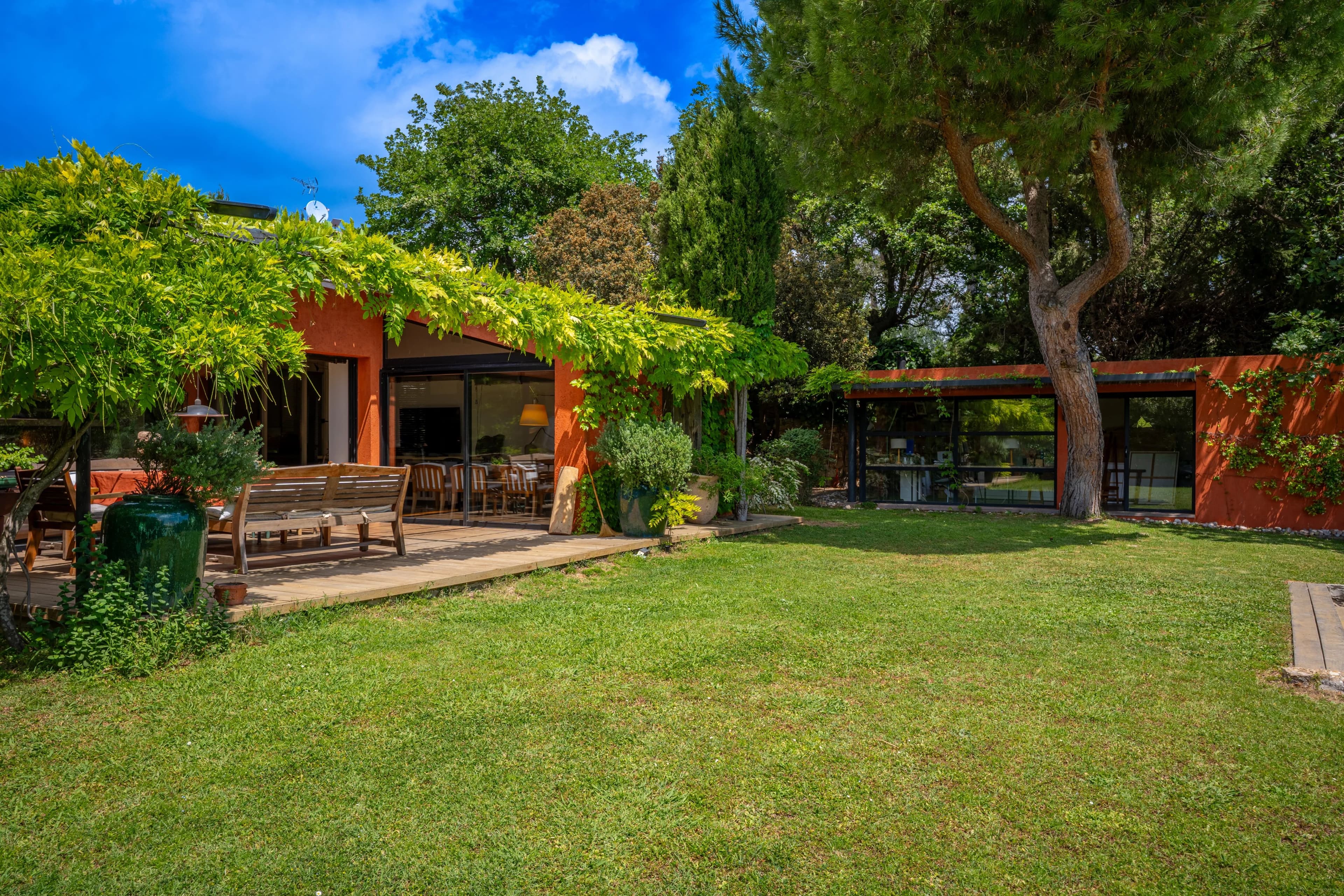 Le Cannet / Mougins Maison d’architecte avec vue dégagée jusqu'à la mer à l'atmosphère unique - Photo 4
