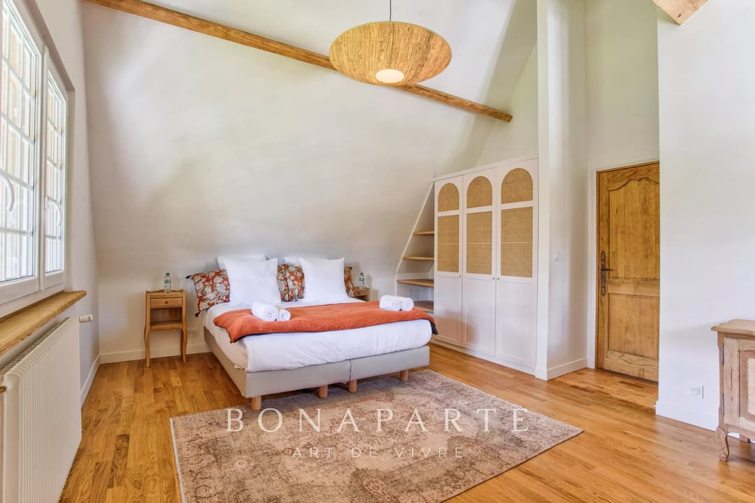 ÉLÉGANTE CHAUMIÈRE AVEC PISCINE ET TENNIS, À 10 MINUTES DES PLAGES - Photo 13