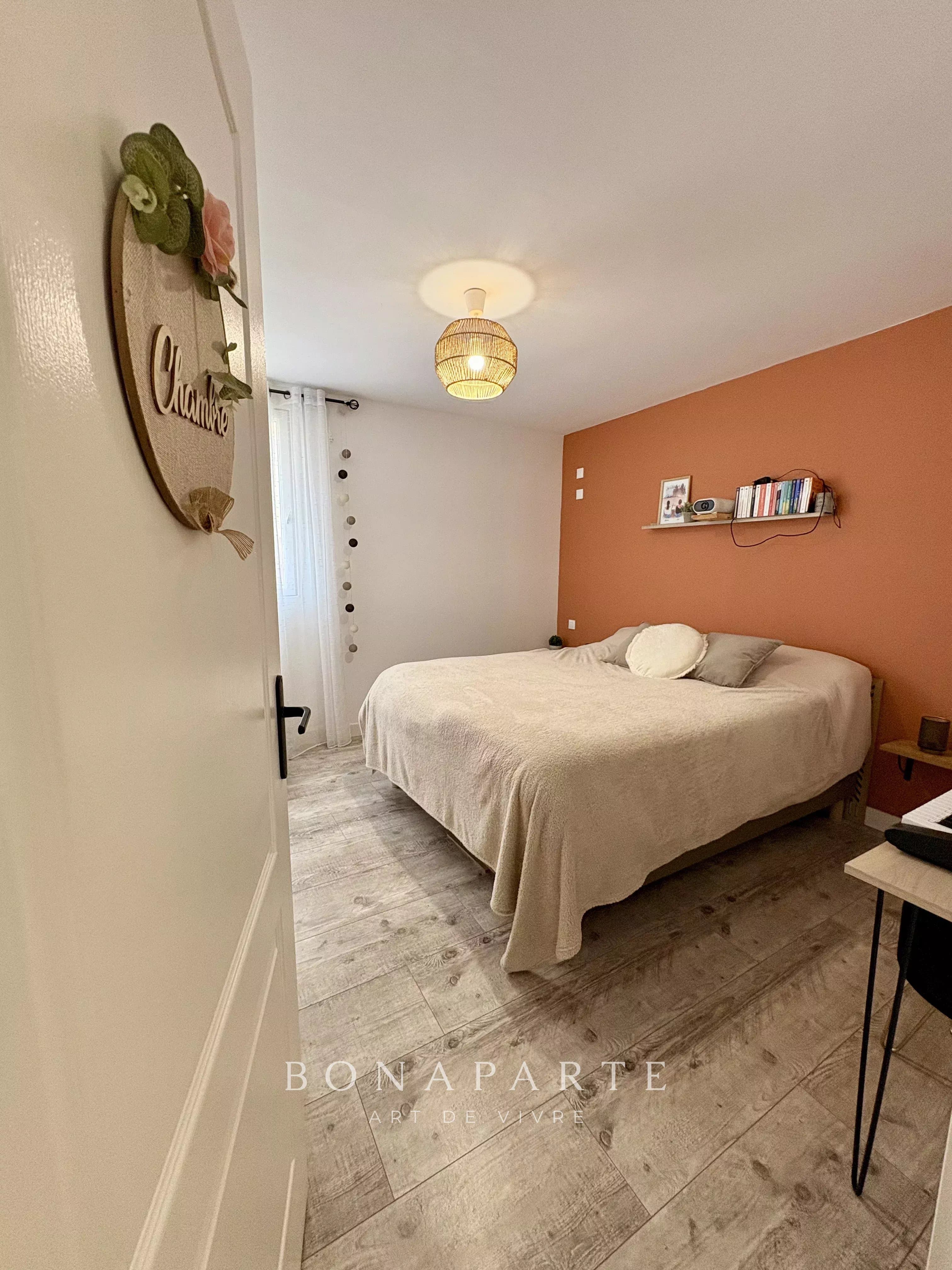 PROCHE DE CRAON - MAISON SPACIEUSE AVEC JARDIN ET ATELIER - Photo 5