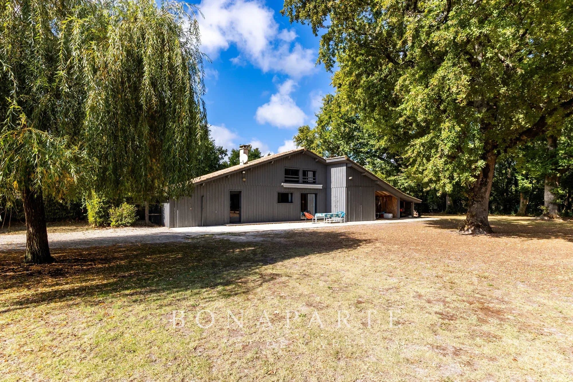 VENDAYS-MONTALIVET - VILLA D'ARCHITECTE AVEC PISCINE À 5 MINUTES DES PLAGES OCÉANES - Photo 4