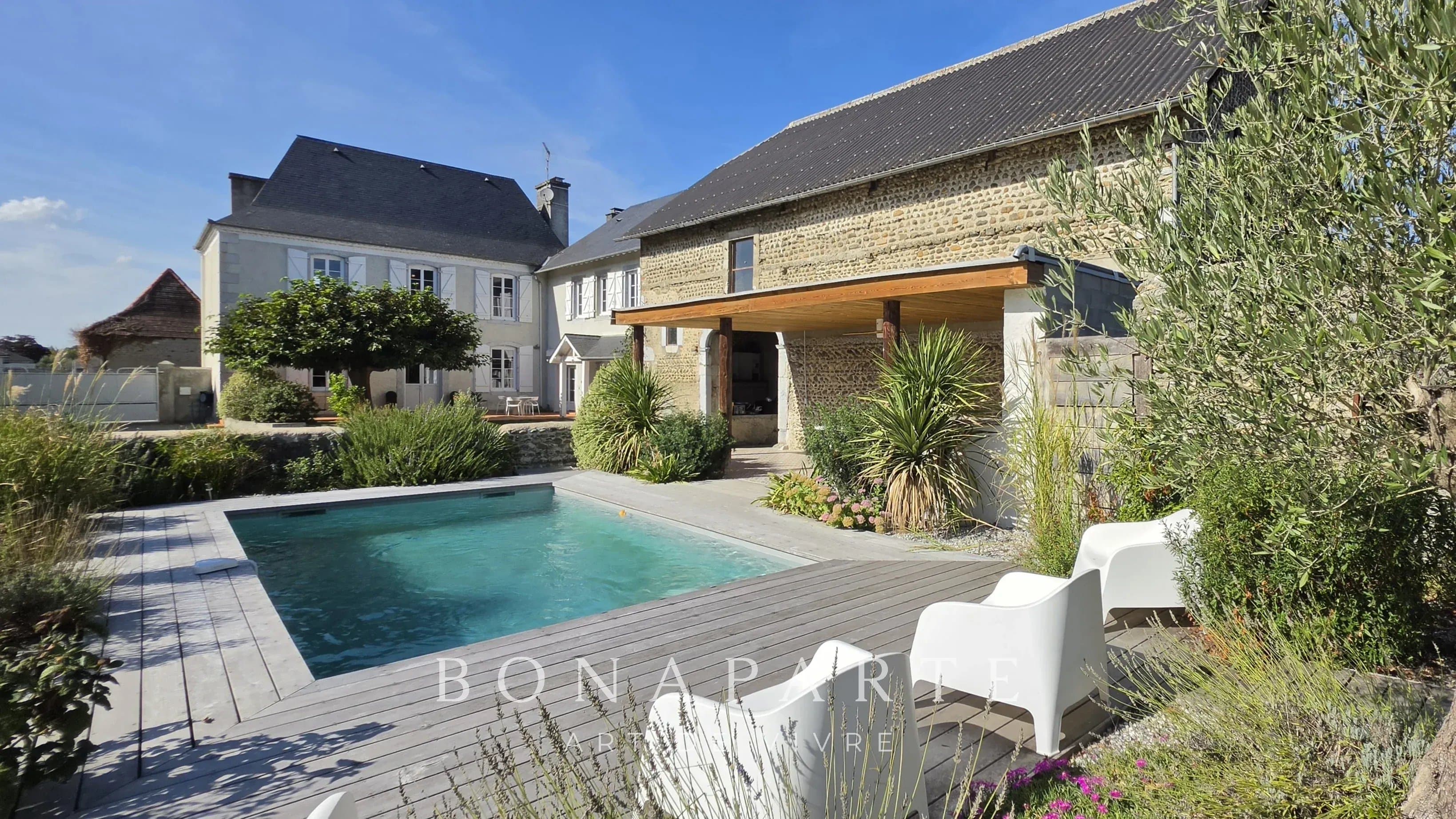 Idron - Propriété de caractère rénovée, climatisée avec piscine et dépendances - Photo 1