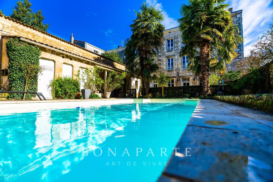 NIORT - MAISON DE CARACTÈRE ET SON JARDIN AVEC PISCINE EN CENTRE-VILLE - Photo 21