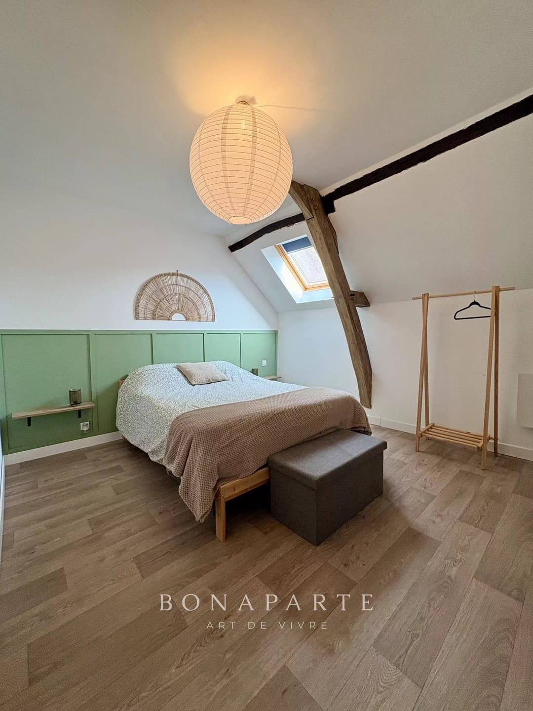 PROCHE DE CRAON - MAISON SPACIEUSE AVEC JARDIN ET ATELIER - Photo 9