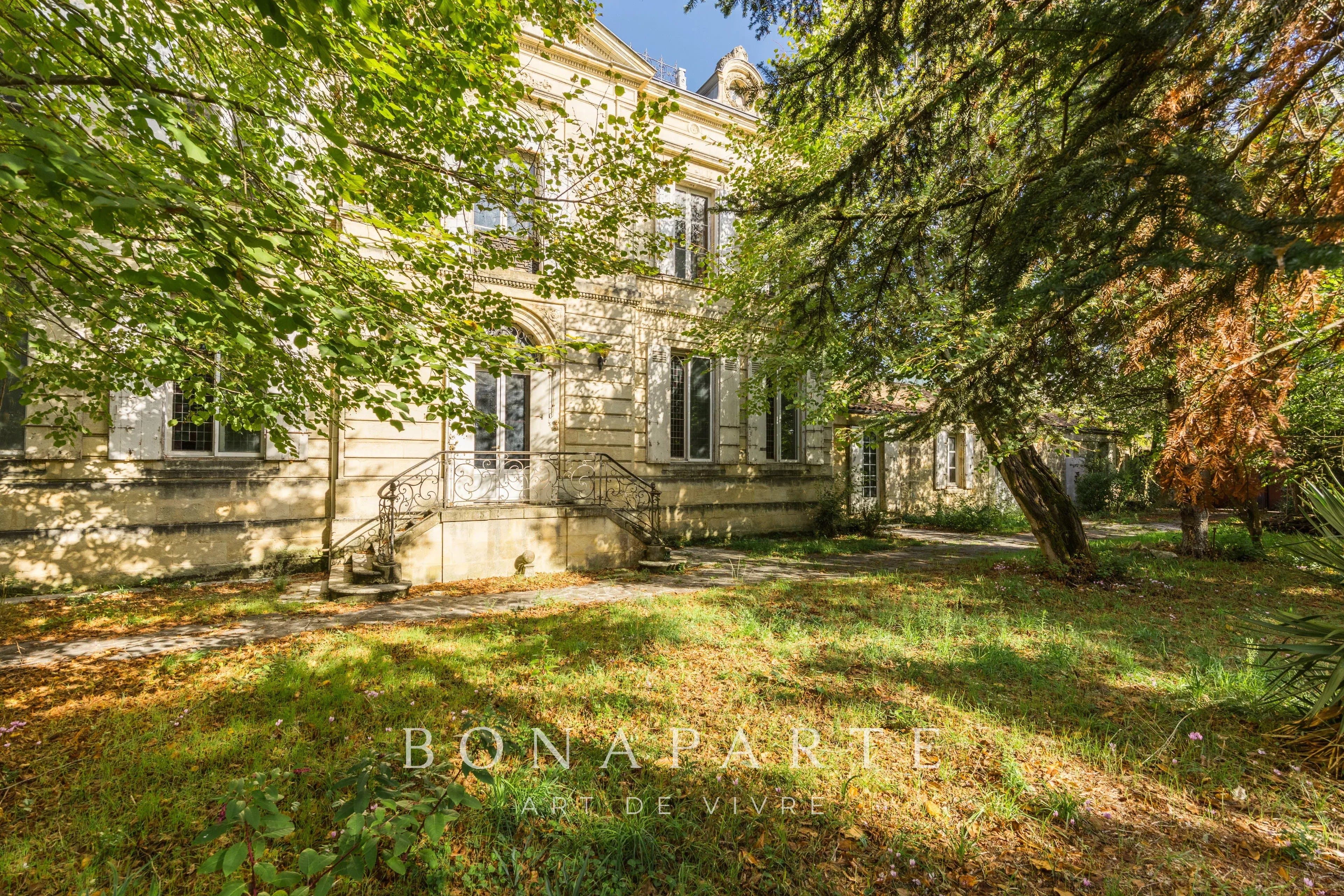 LE BOUSCAT – Magnifique demeure bourgeoise de 480 m² à réinventer, potentiel exceptionnel