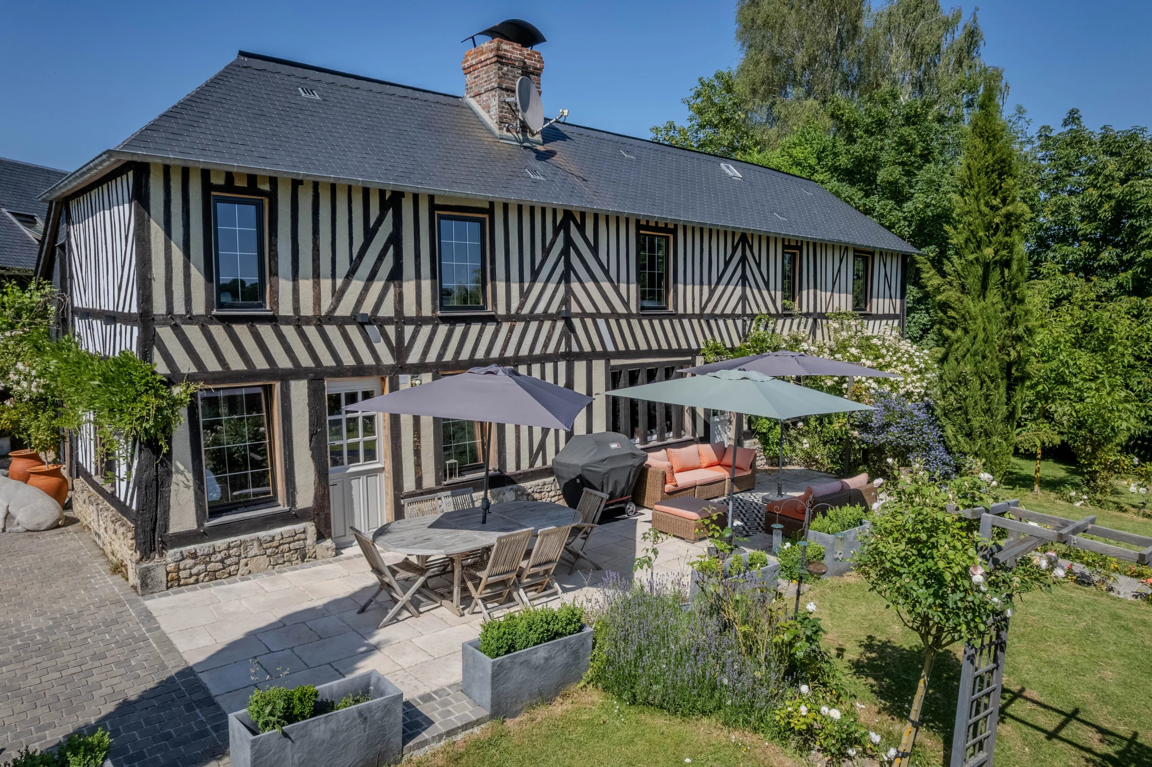 PAYS D'AUGE - PROPRIÉTÉ NORMANDE DE CHARME AVEC DÉPENDANCE - Photo 3